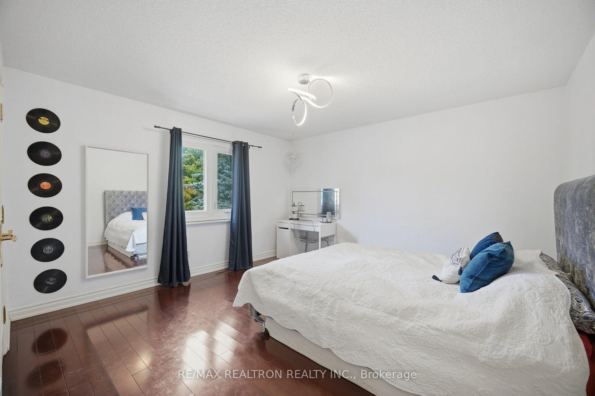 Photo 25 of 80 East Humber Drive, King, King City — HOMEH