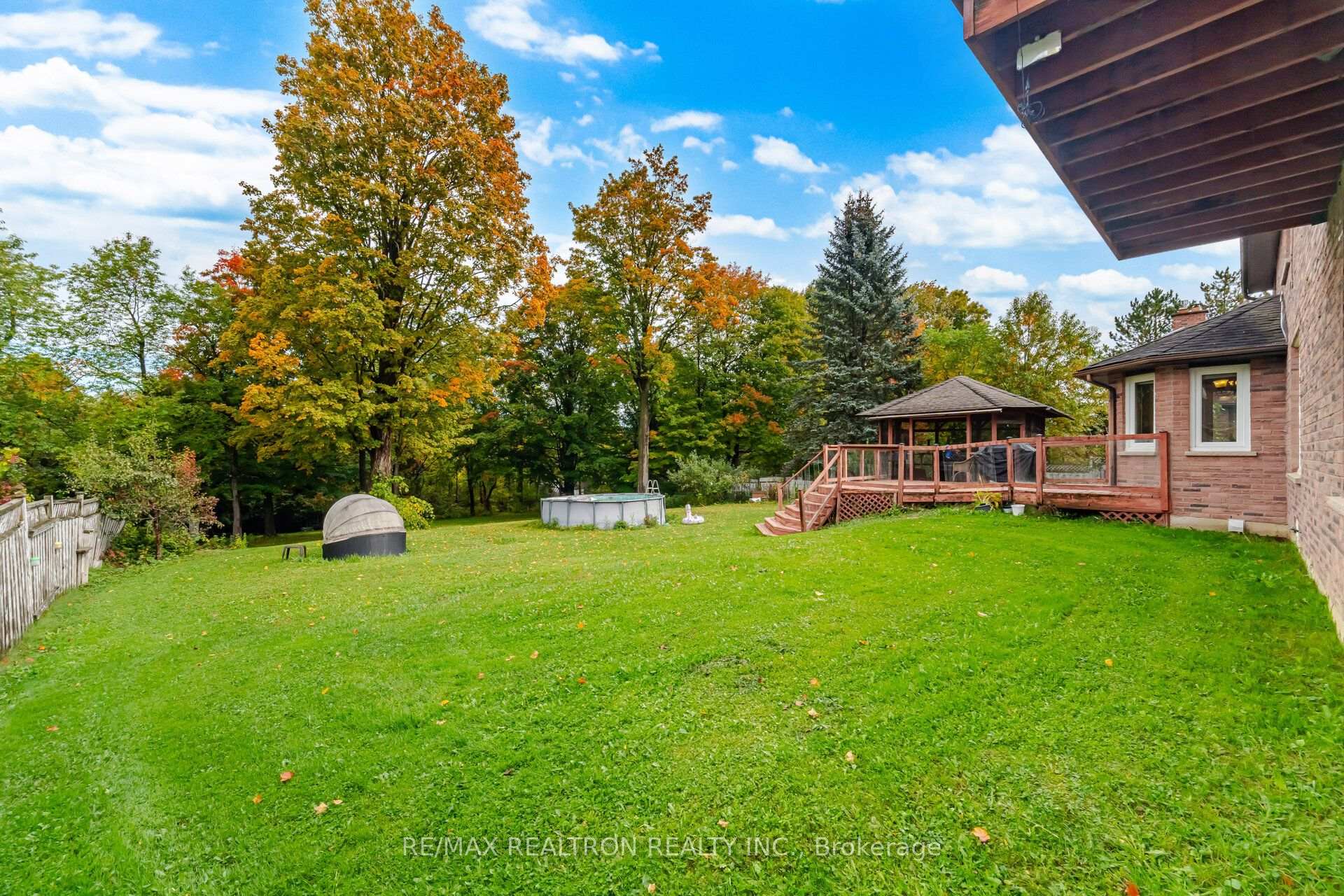 Photo 36 of 80 East Humber Drive, King, King City — HOMEH