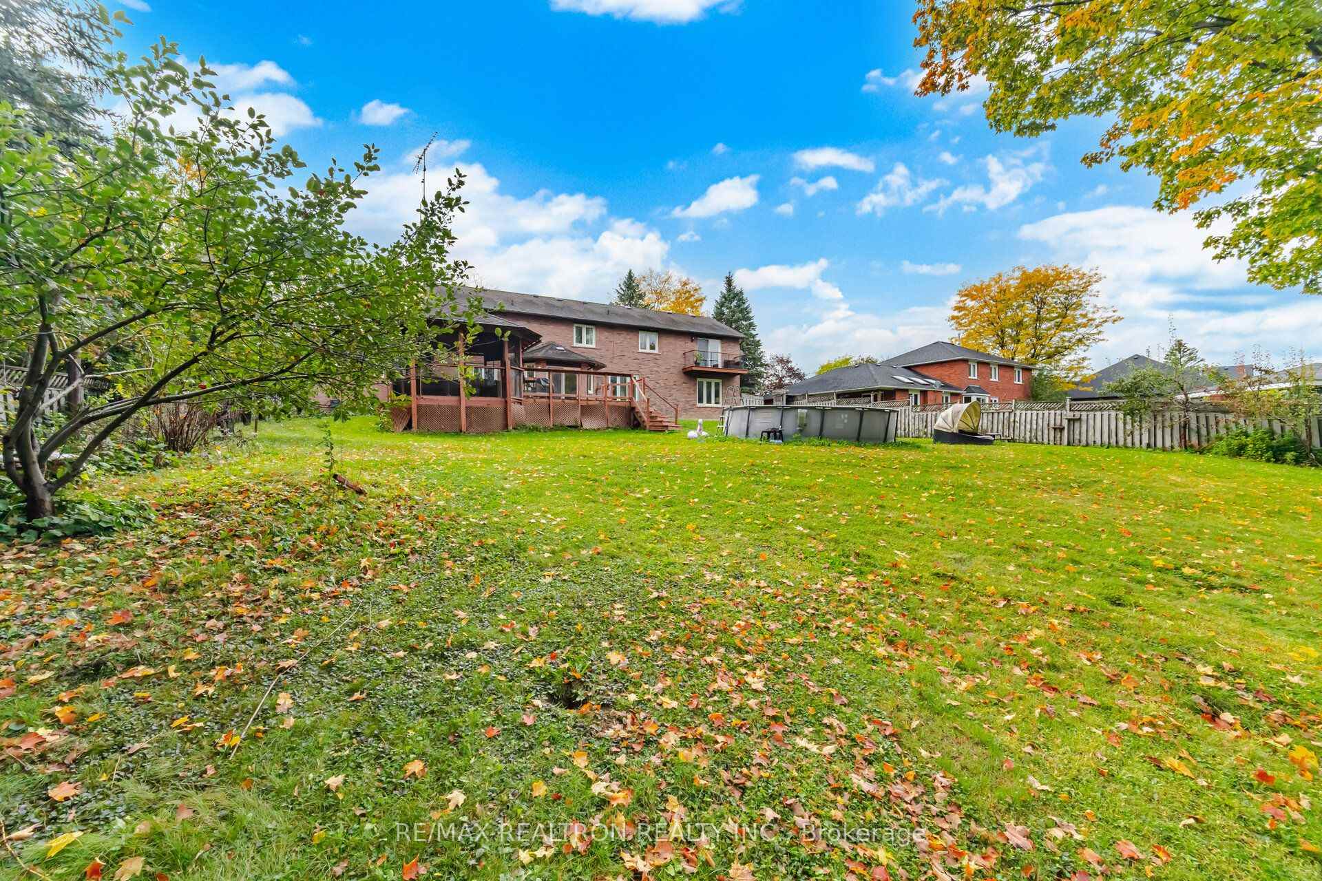 Photo 37 of 80 East Humber Drive, King, King City — HOMEH