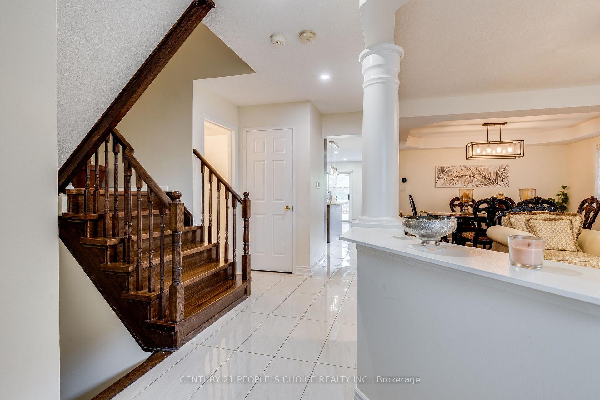Photo 4 of 5677 Condor Place, Mississauga, East Credit — HOMEH