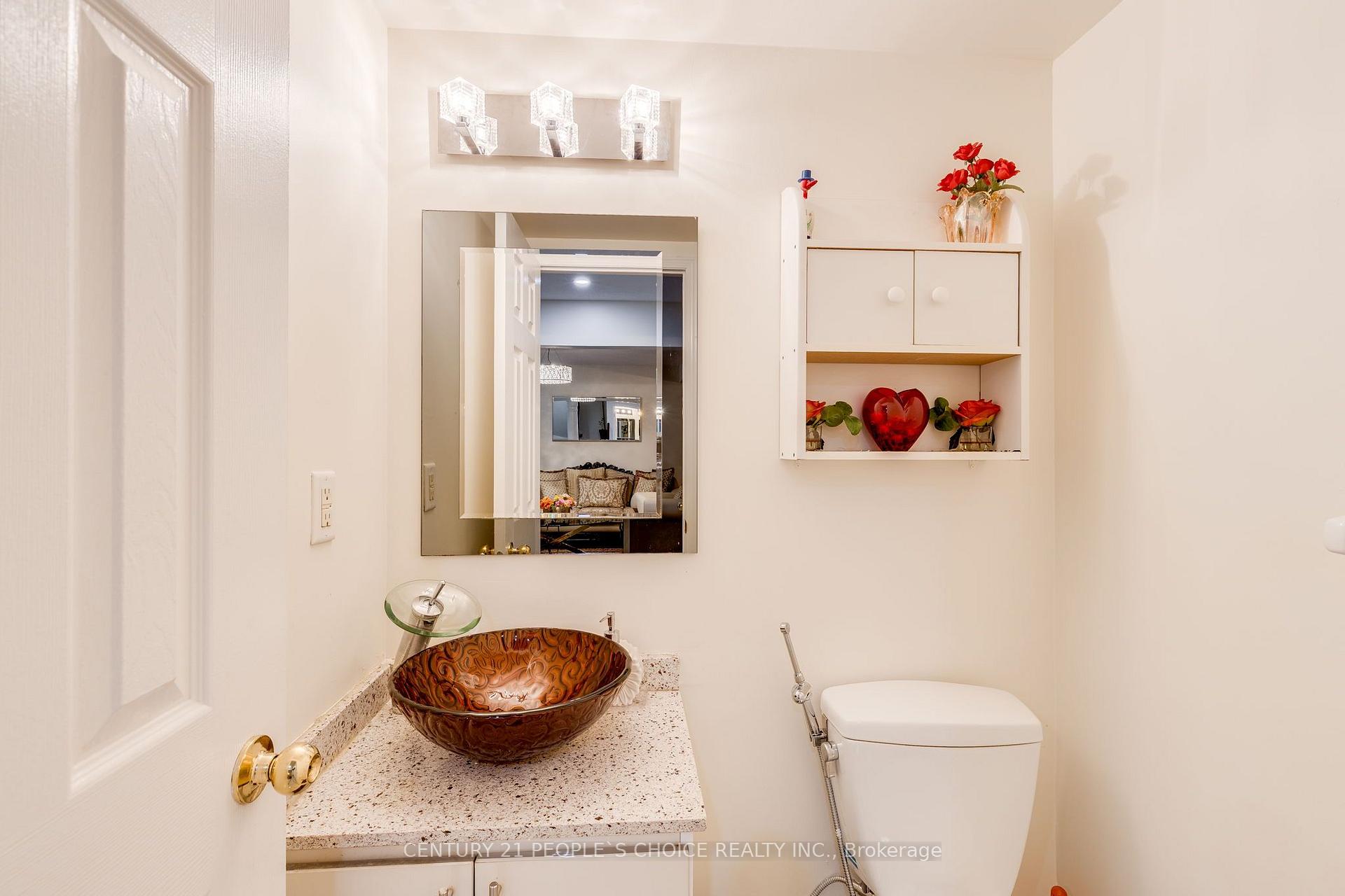 Photo 16 of 5677 Condor Place, Mississauga, East Credit — HOMEH