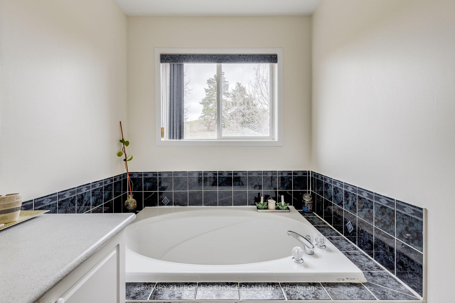 Photo 29 of 5677 Condor Place, Mississauga, East Credit — HOMEH