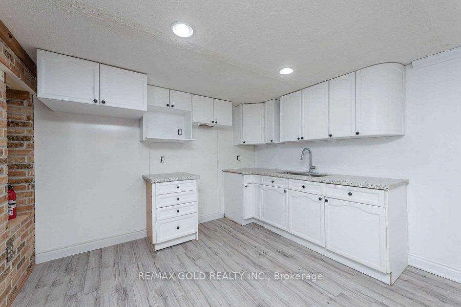 Photo 6 of 28 Devonshire Drive, Brampton, Southgate — HOMEH