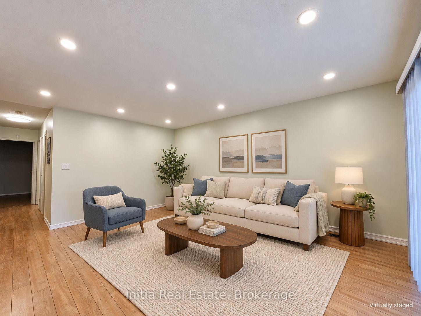 Photo 5 of 8370 Gregory Place, Windsor, Riverside - Windsor — HOMEH