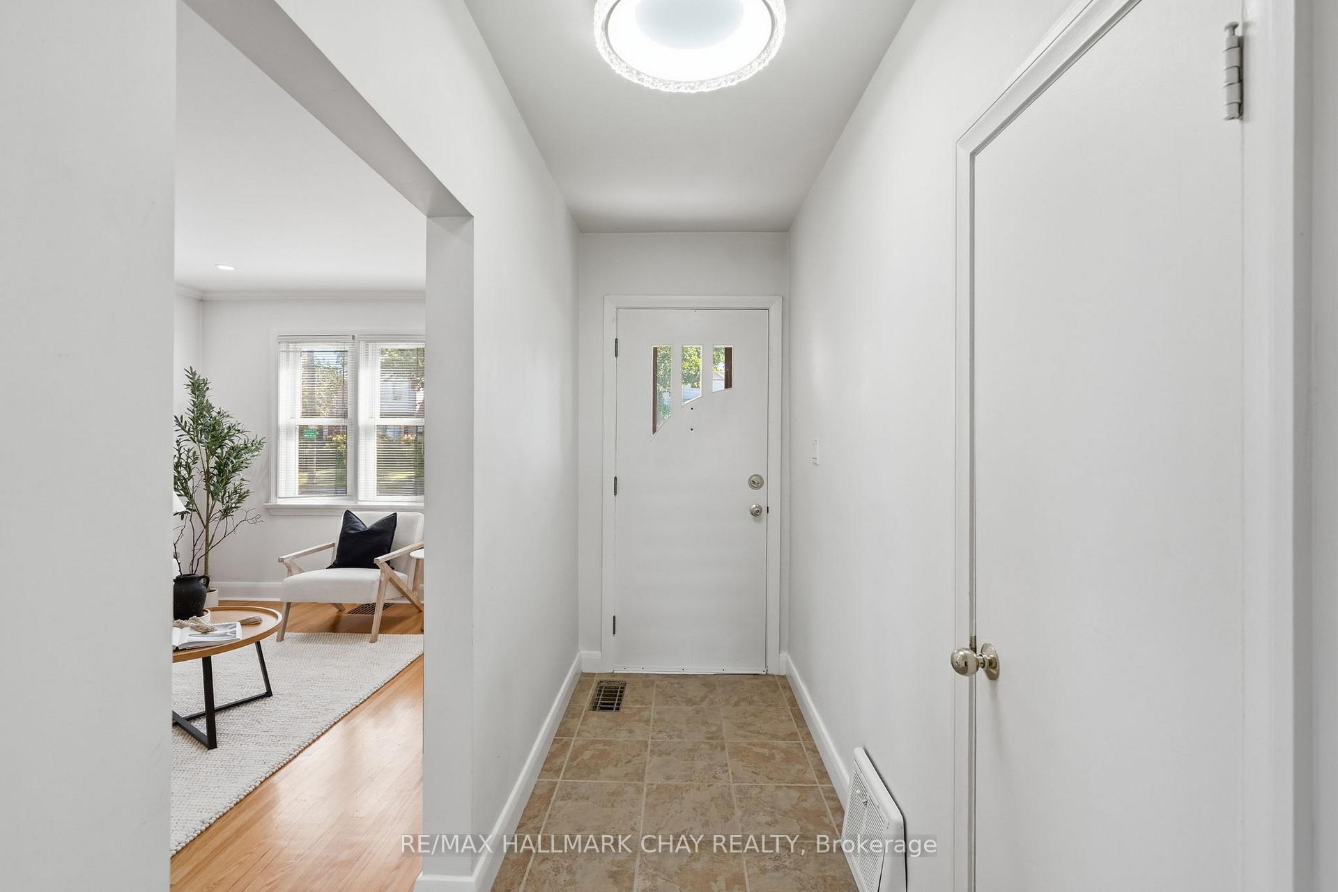 Photo 2 of 174 St Vincent Street, Barrie, Codrington — HOMEH