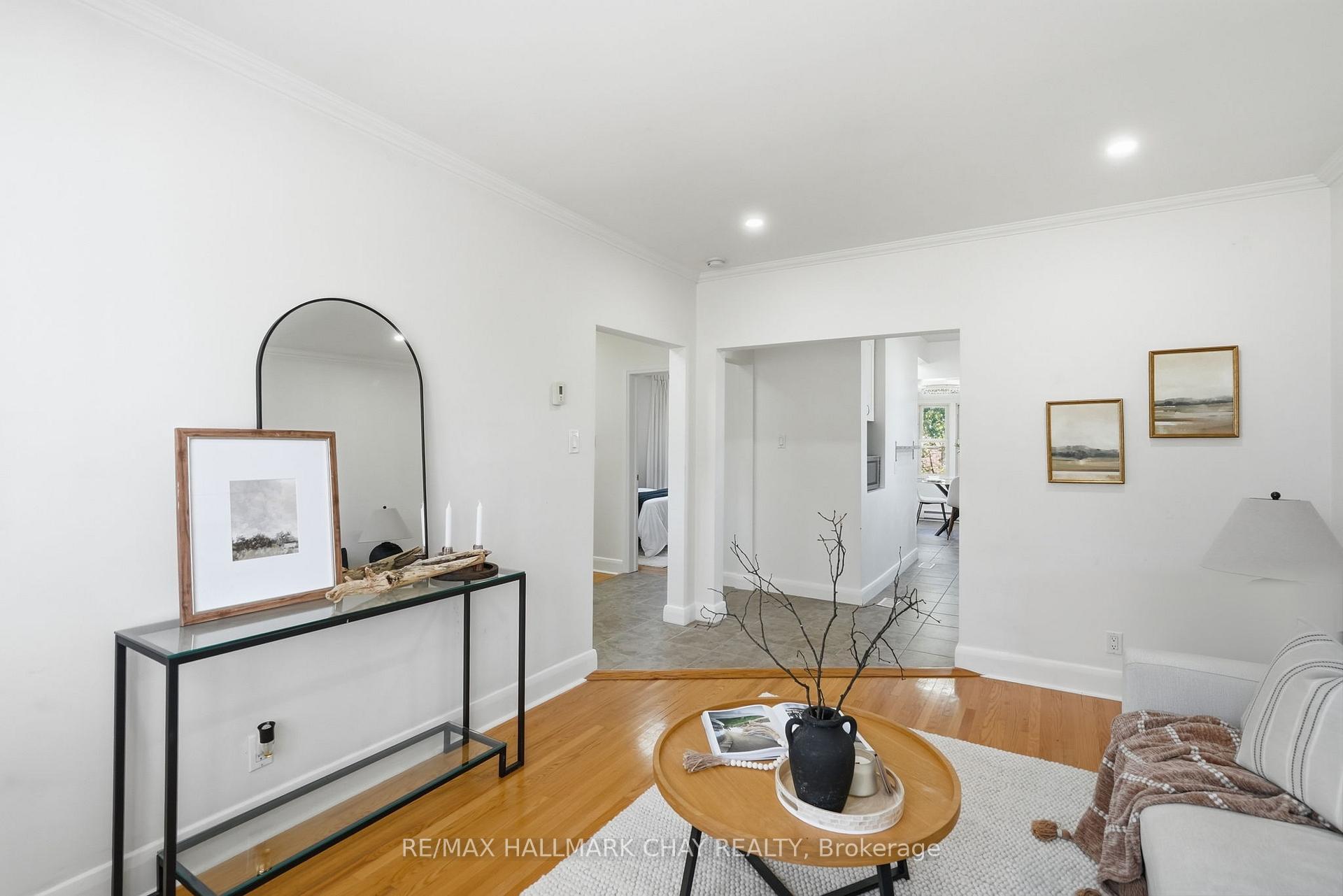 Photo 4 of 174 St Vincent Street, Barrie, Codrington — HOMEH