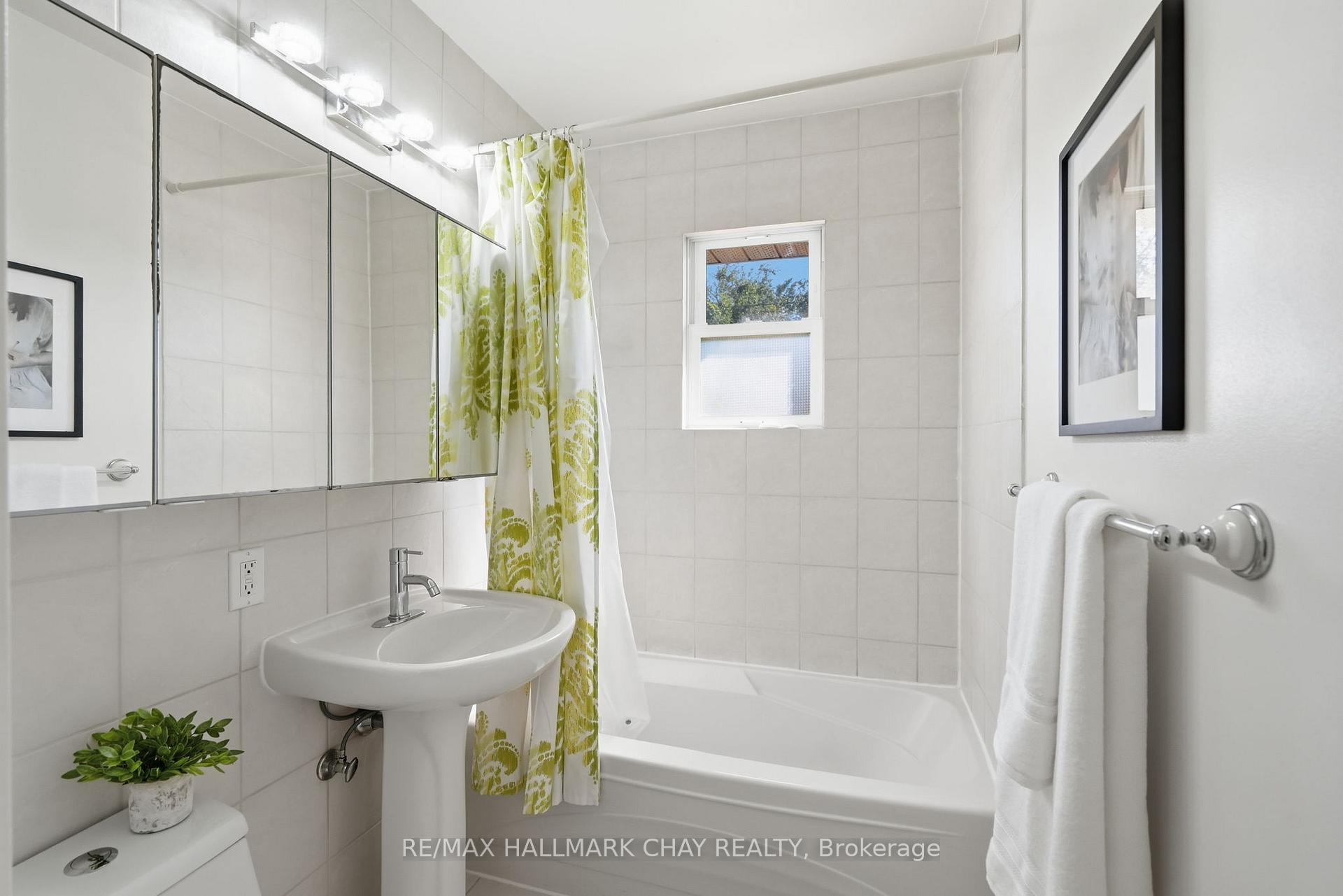 Photo 12 of 174 St Vincent Street, Barrie, Codrington — HOMEH