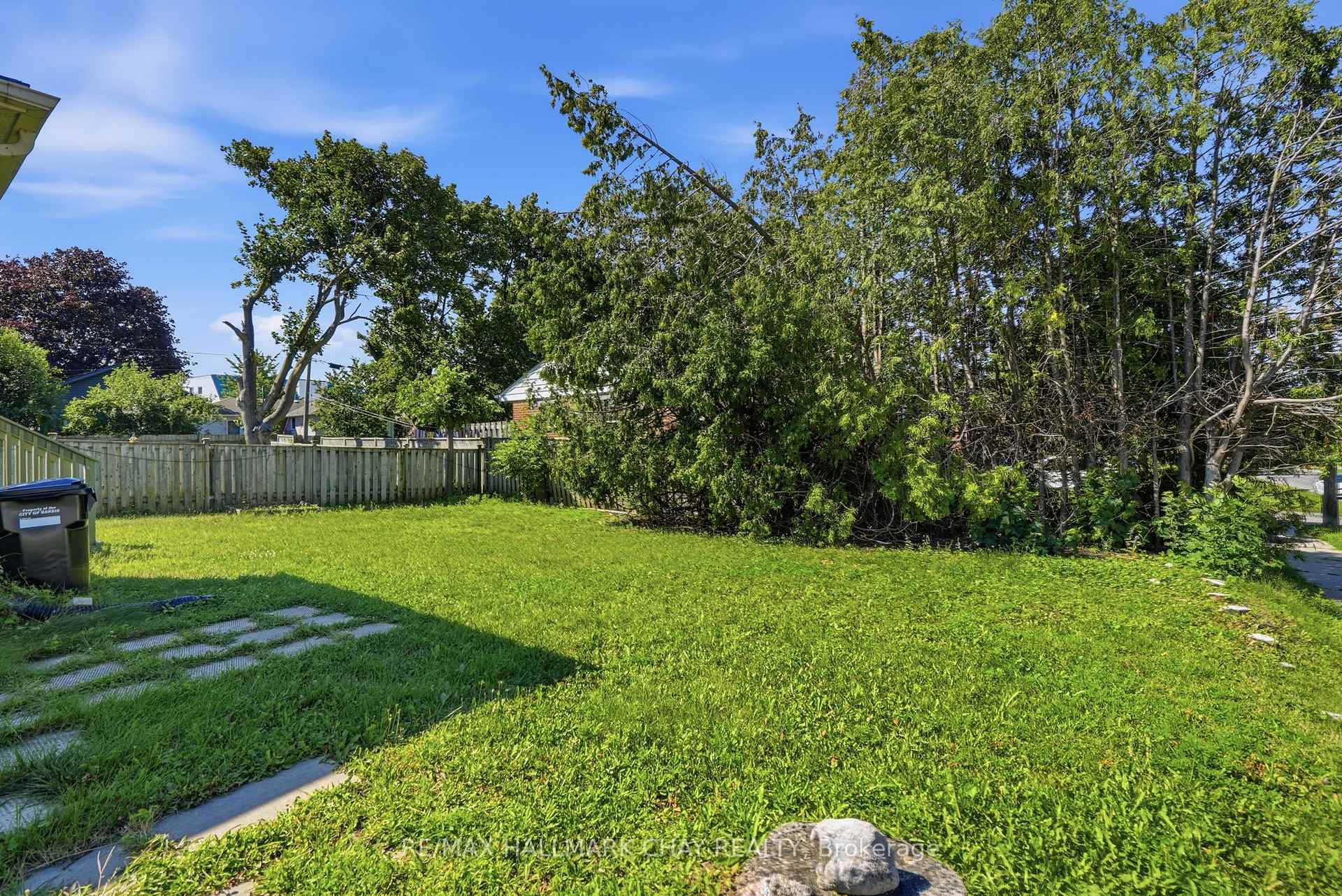 Photo 34 of 174 St Vincent Street, Barrie, Codrington — HOMEH