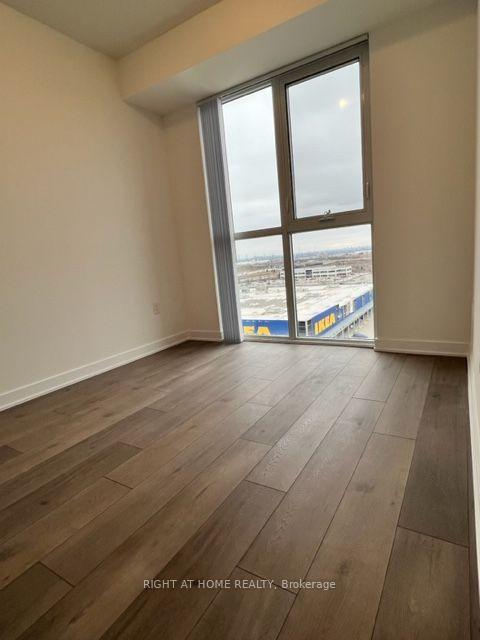 Photo 9 of Unit 915, 10 Honeycrisp Crescent, Vaughan, Vaughan Corporate Centre — HOMEH