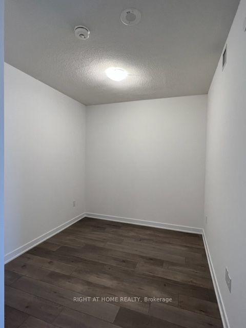Photo 11 of Unit 915, 10 Honeycrisp Crescent, Vaughan, Vaughan Corporate Centre — HOMEH