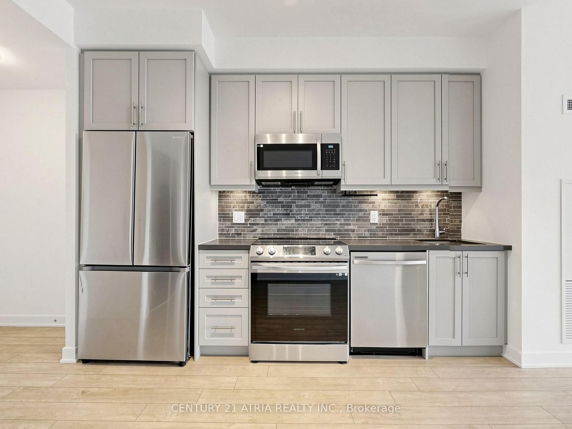 Photo 9 of Unit 2405, 105 Oneida Crescent, Richmond Hill, Langstaff — HOMEH