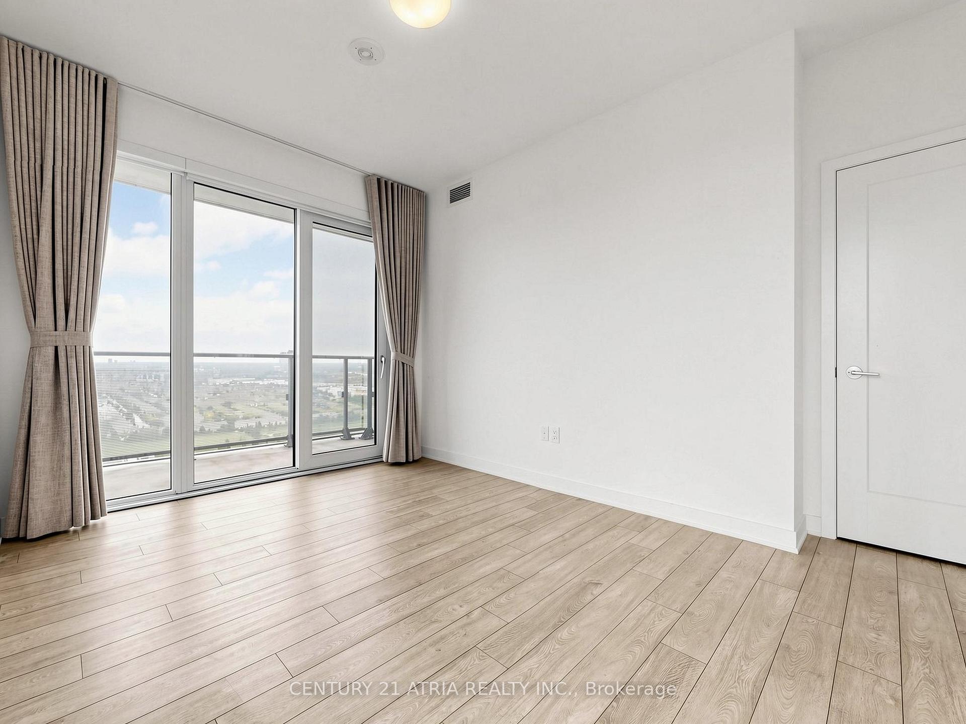Photo 11 of Unit 2405, 105 Oneida Crescent, Richmond Hill, Langstaff — HOMEH