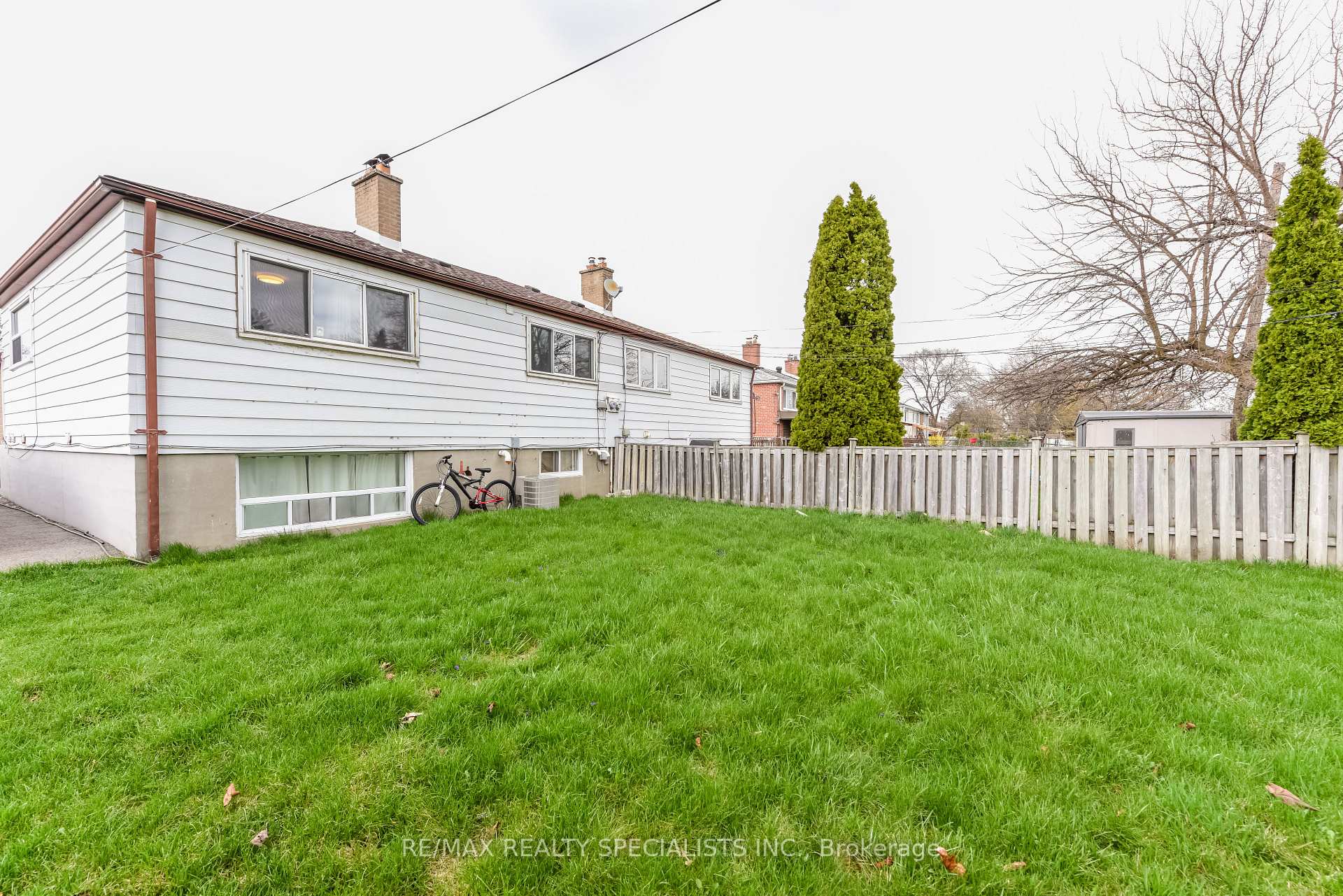 Photo 41 of Unit Upper Portion, 137 Avondale Boulevard, Brampton, Avondale — HOMEH