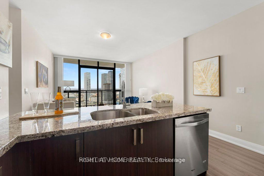 Photo 8 of Unit 2505, 2900 Hwy 7, Vaughan, Concord — HOMEH