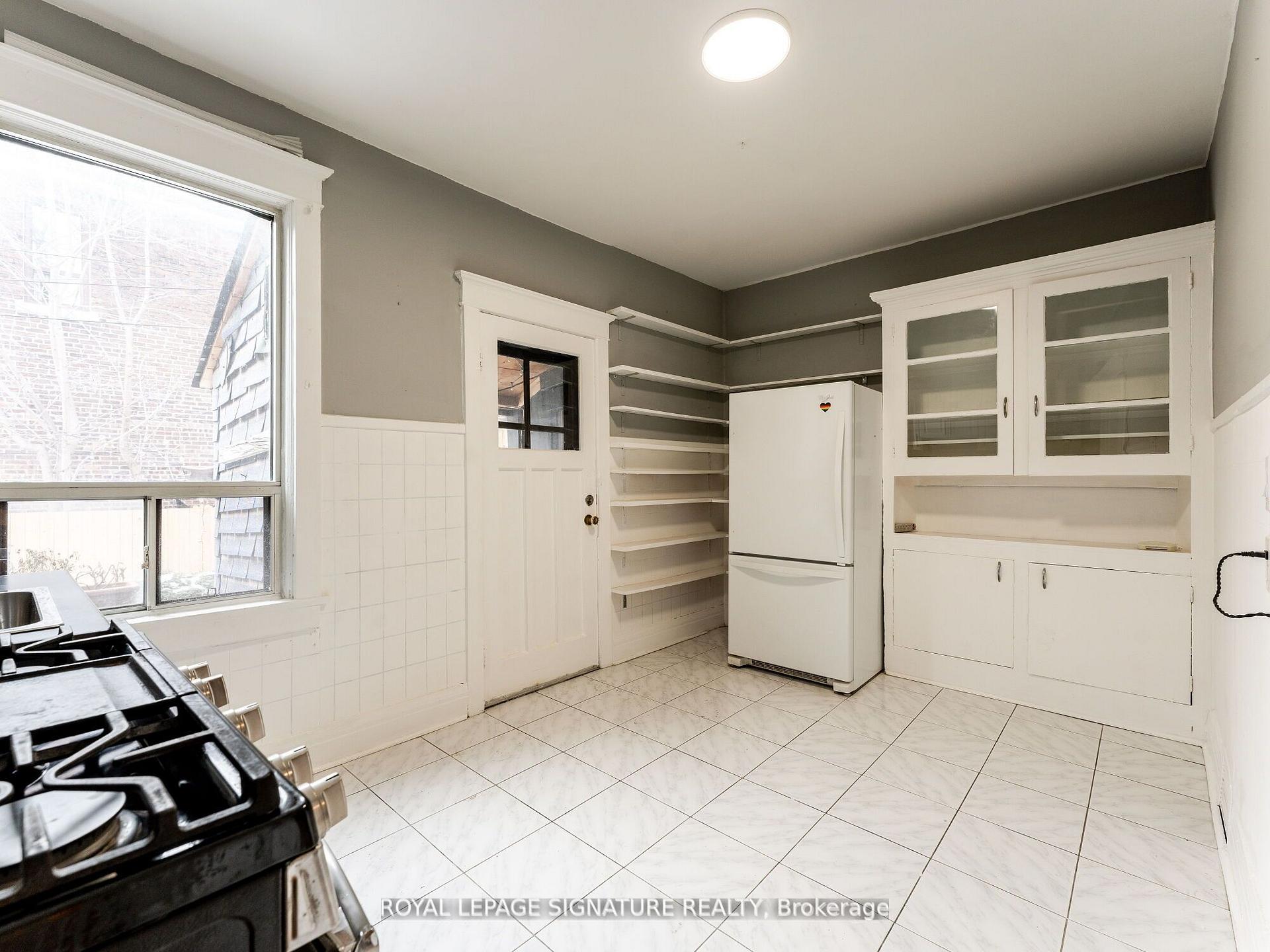 Photo 10 of 1070 Shaw Street, Toronto, Dovercourt-Wallace Emerson-Junction — HOMEH