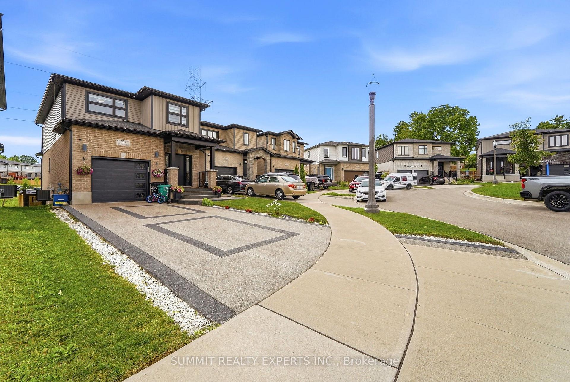 Photo 3 of 935 Chapel Hill Court, Kitchener, Brigadoon — HOMEH