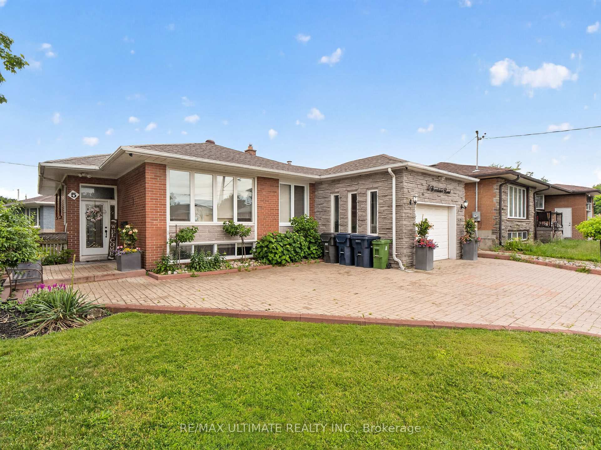 Photo 2 of 5 Mandarin Road, Scarborough, Cliffcrest — HOMEH