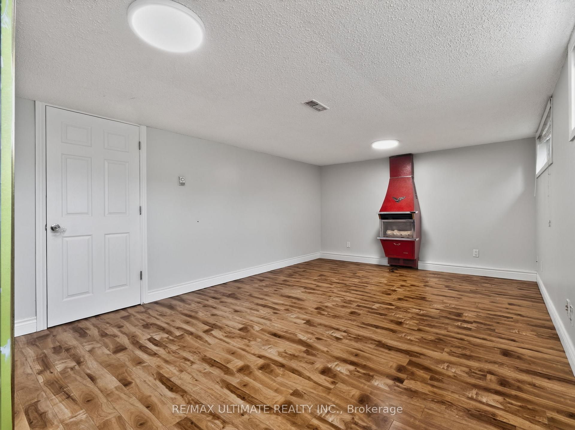 Photo 9 of 5 Mandarin Road, Scarborough, Cliffcrest — HOMEH