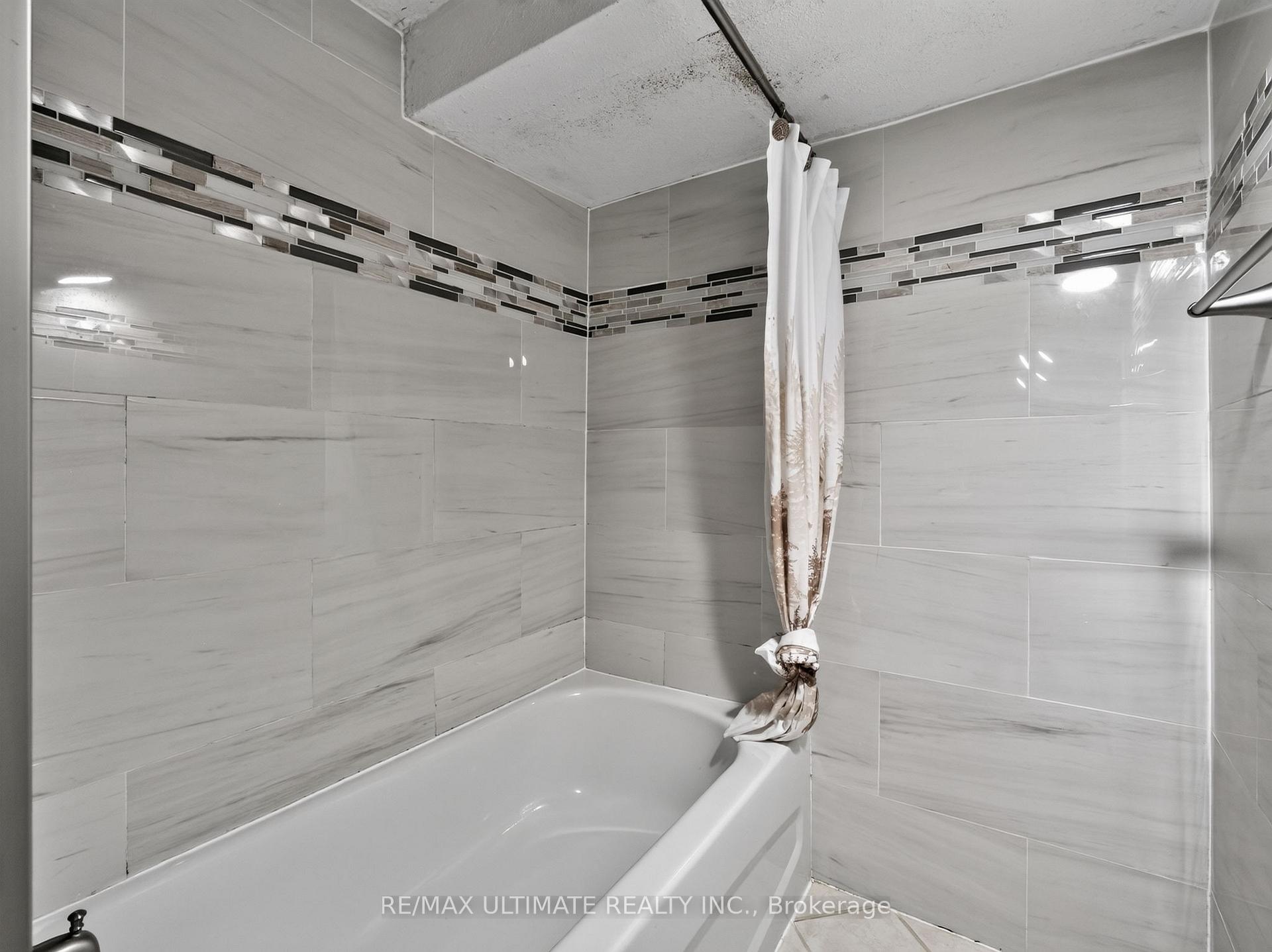 Photo 18 of 5 Mandarin Road, Scarborough, Cliffcrest — HOMEH