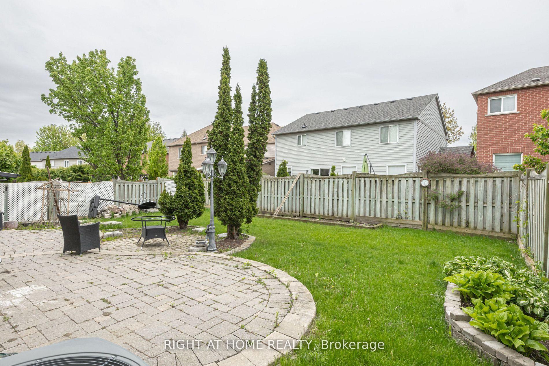 Photo 3 of 40 Sabbe Crescent, Ajax, Northwest Ajax — HOMEH