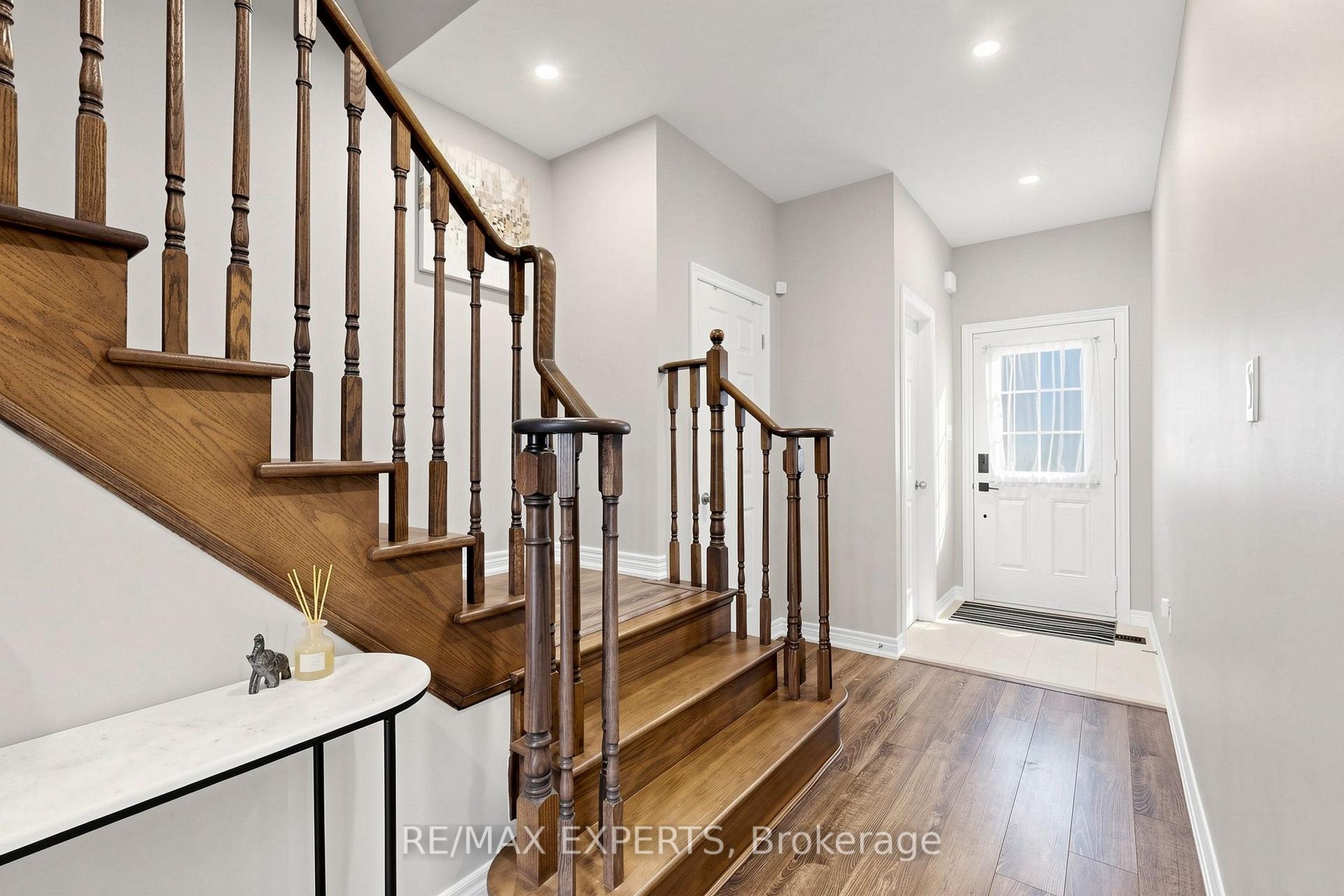 Photo 9 of 1303 Bardeau Street, Innisfil, Lefroy — HOMEH