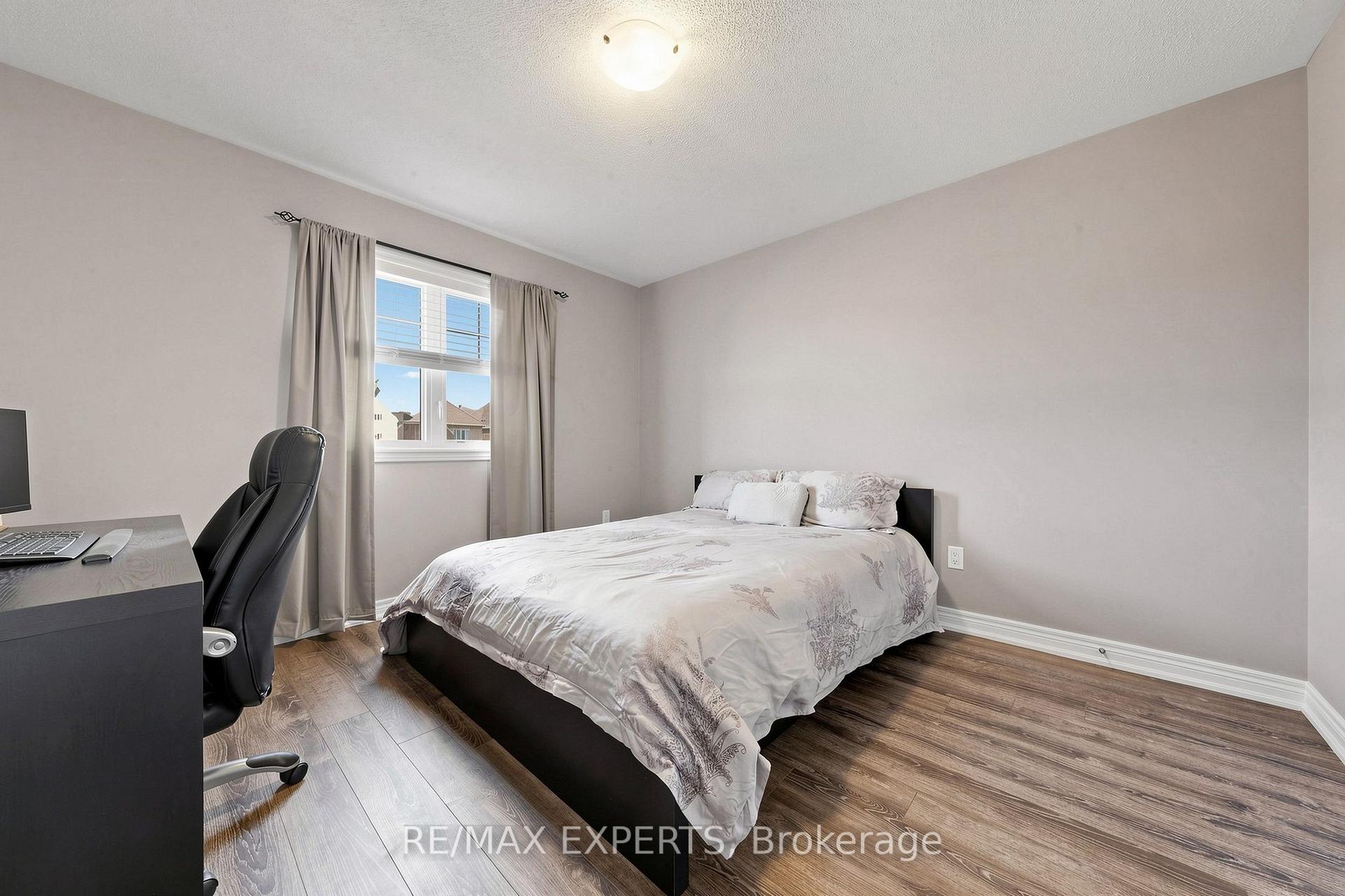 Photo 14 of 1303 Bardeau Street, Innisfil, Lefroy — HOMEH