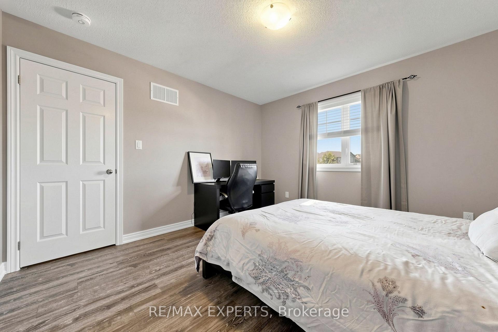 Photo 15 of 1303 Bardeau Street, Innisfil, Lefroy — HOMEH