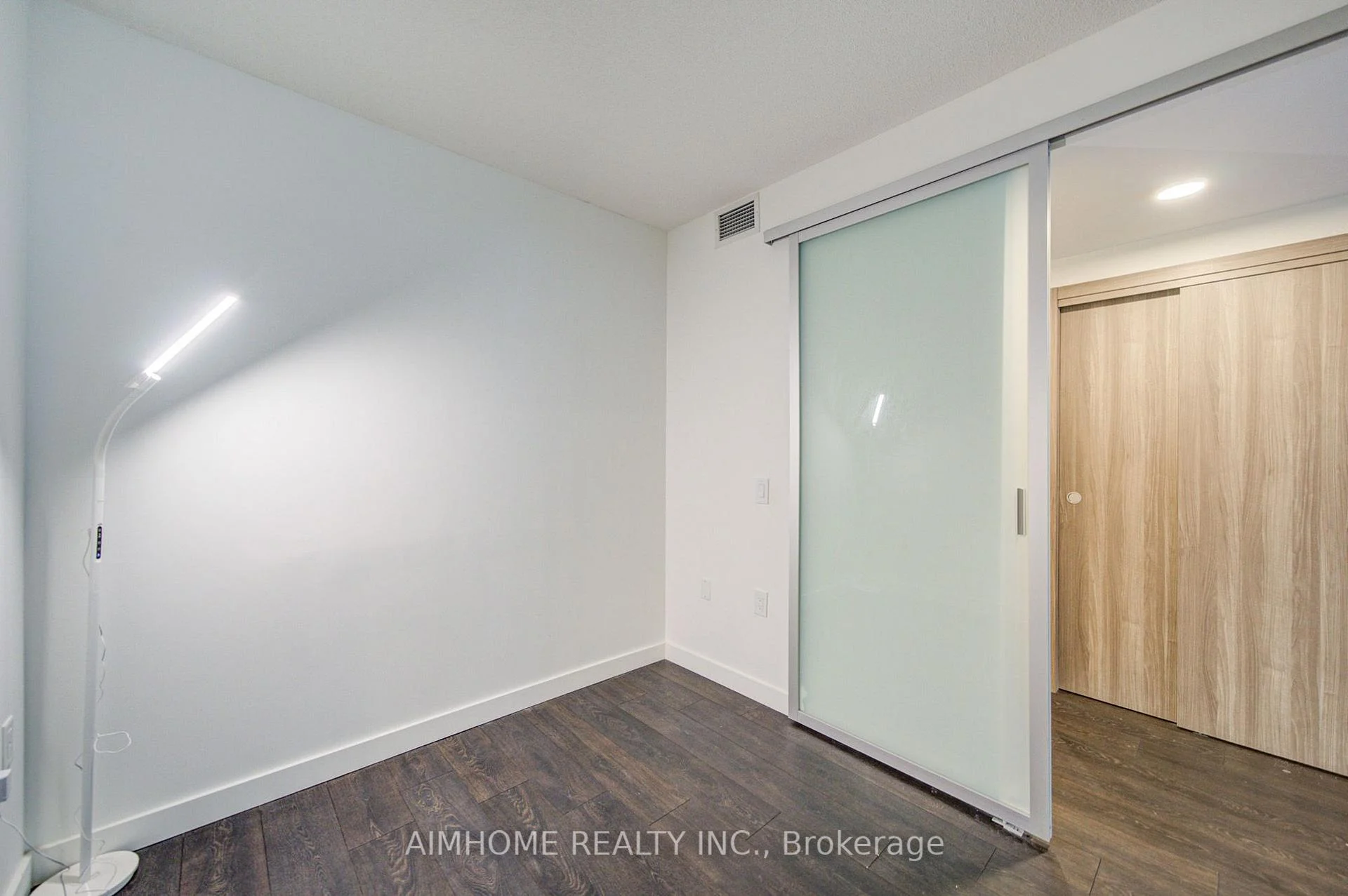 Photo 19 of Unit 710, 38 Widmer Street, Toronto, Waterfront Communities — HOMEH