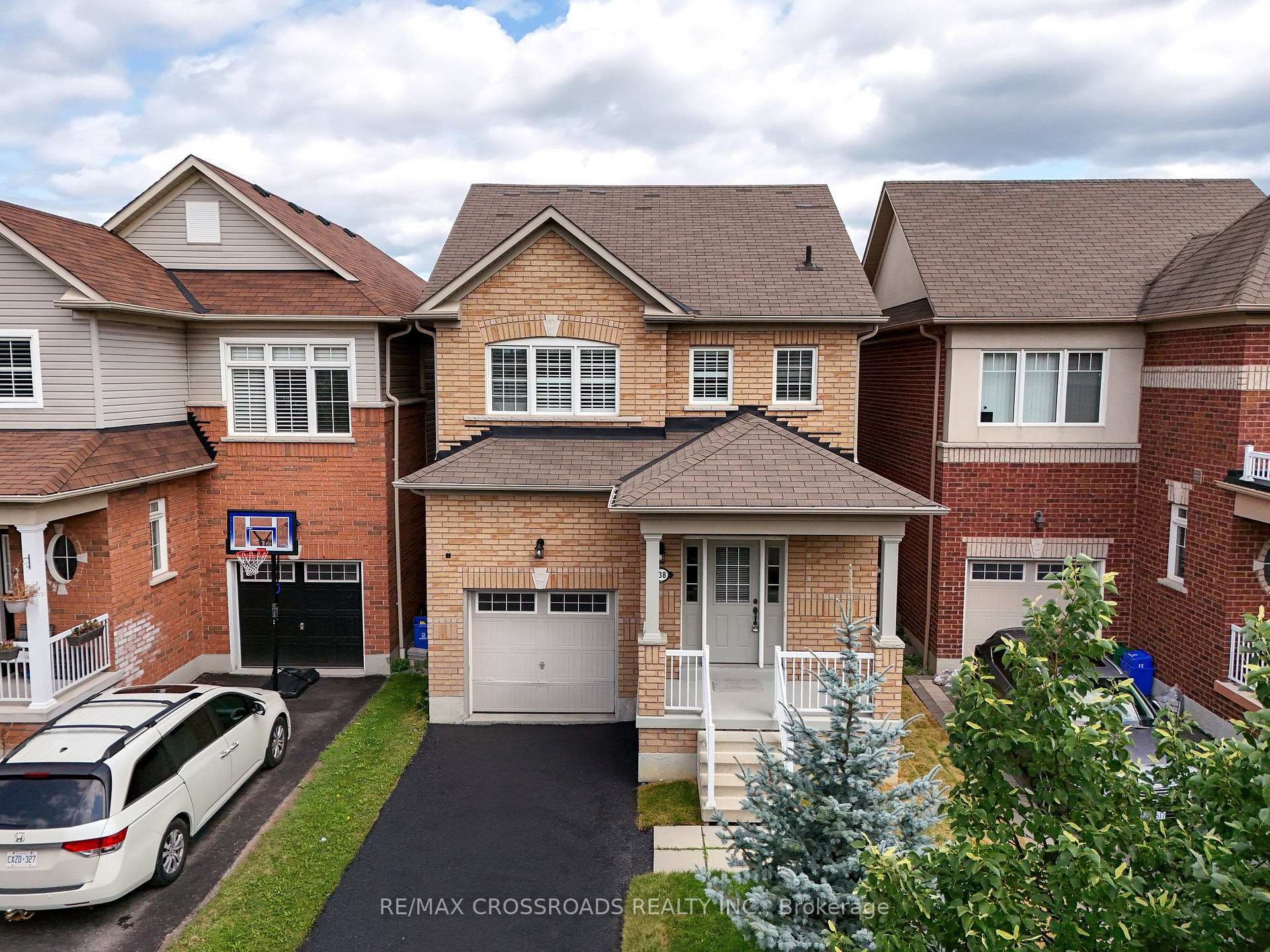 Photo 6 of 138 Angus Drive, Ajax, Central — HOMEH