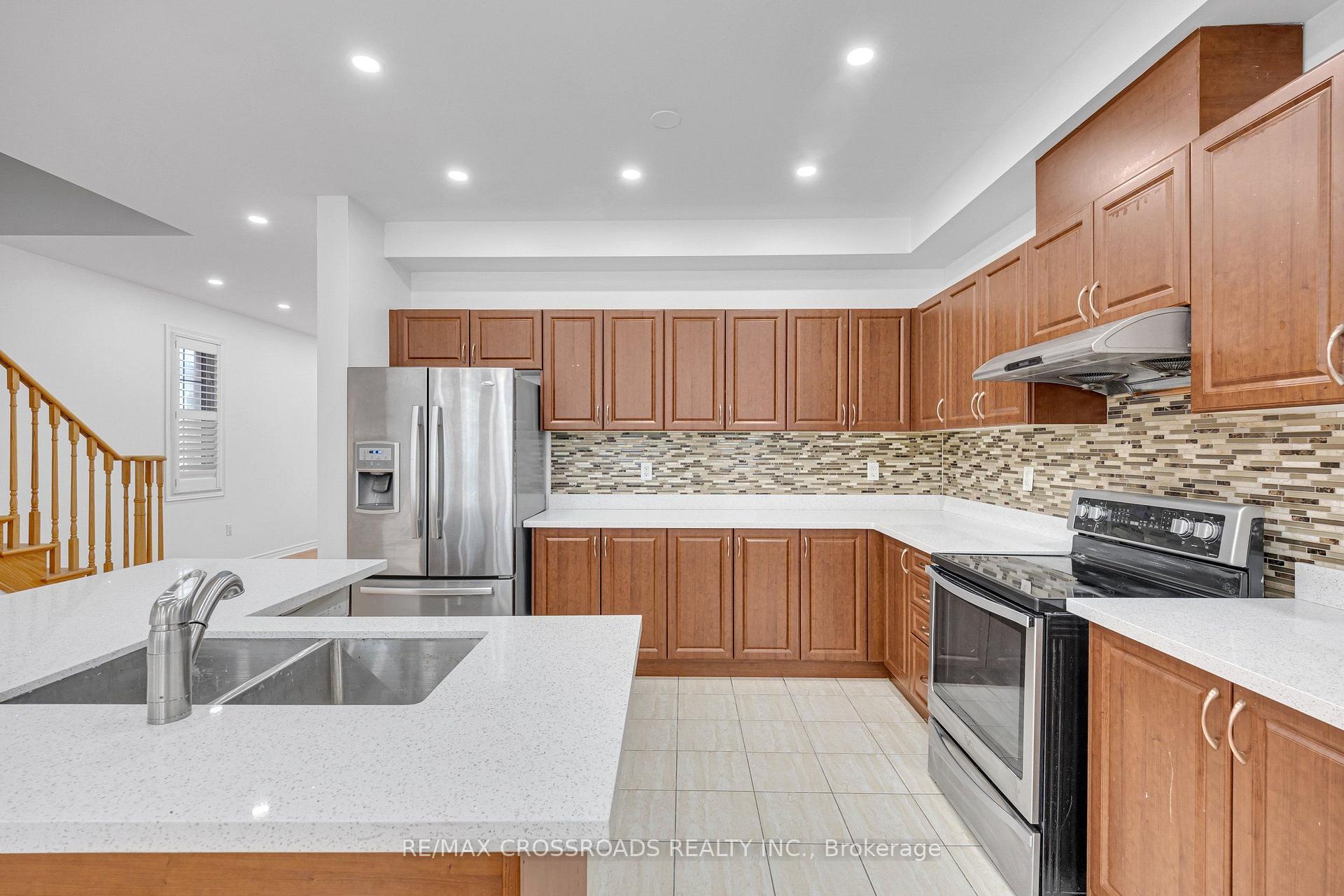 Photo 27 of 138 Angus Drive, Ajax, Central — HOMEH