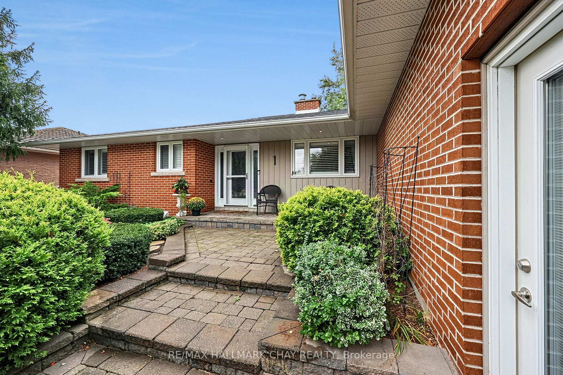 Photo 2 of 20 Rodcliff Road, New Tecumseth, Tottenham — HOMEH