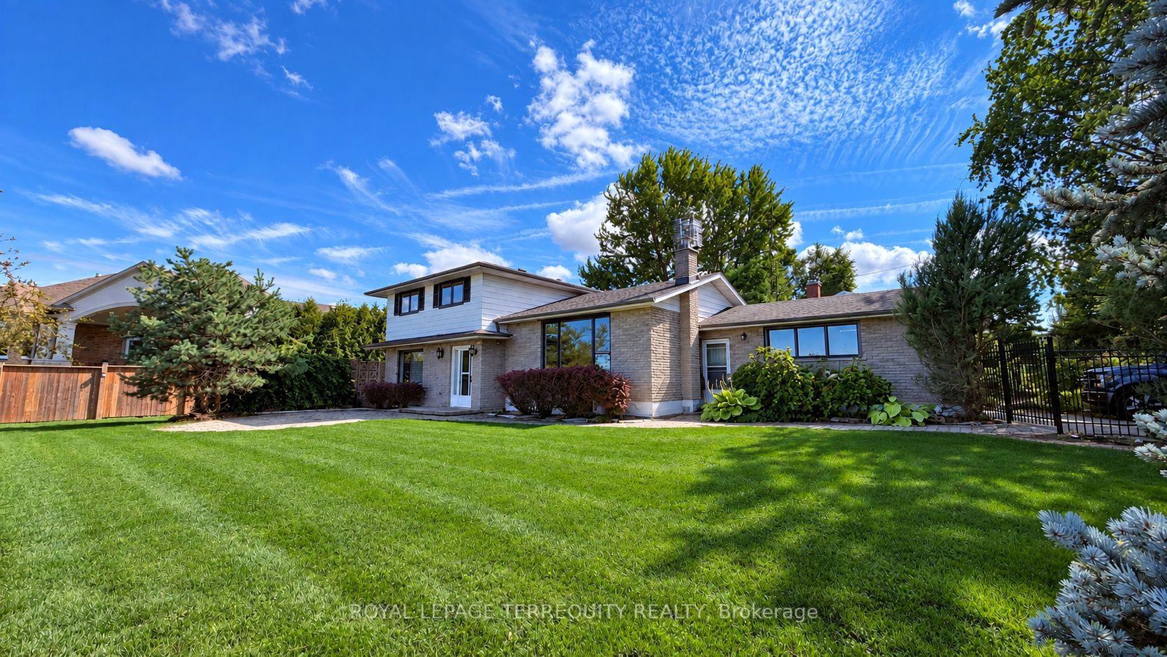 Photo 2 of 410 Kerman Avenue, Grimsby, Grimsby Beach — HOMEH
