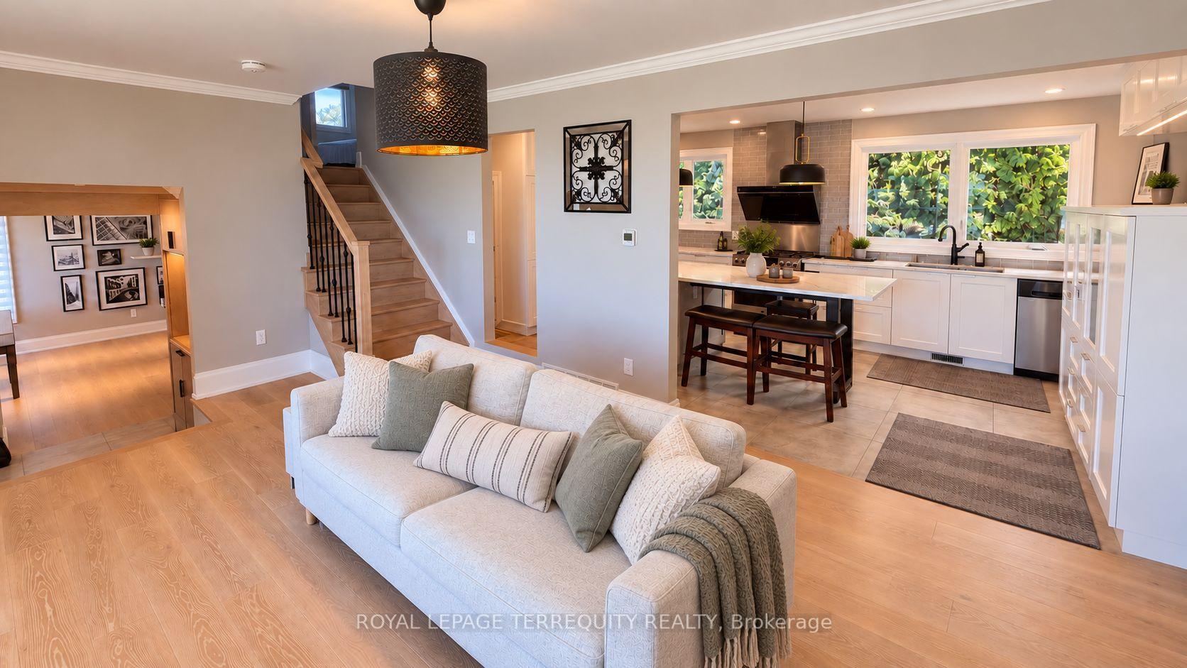 Photo 11 of 410 Kerman Avenue, Grimsby, Grimsby Beach — HOMEH