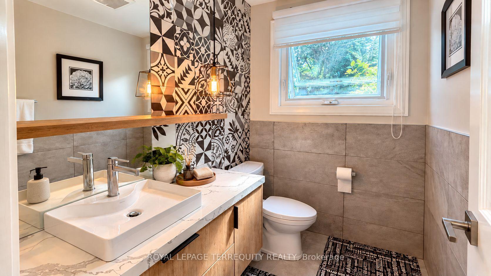 Photo 13 of 410 Kerman Avenue, Grimsby, Grimsby Beach — HOMEH