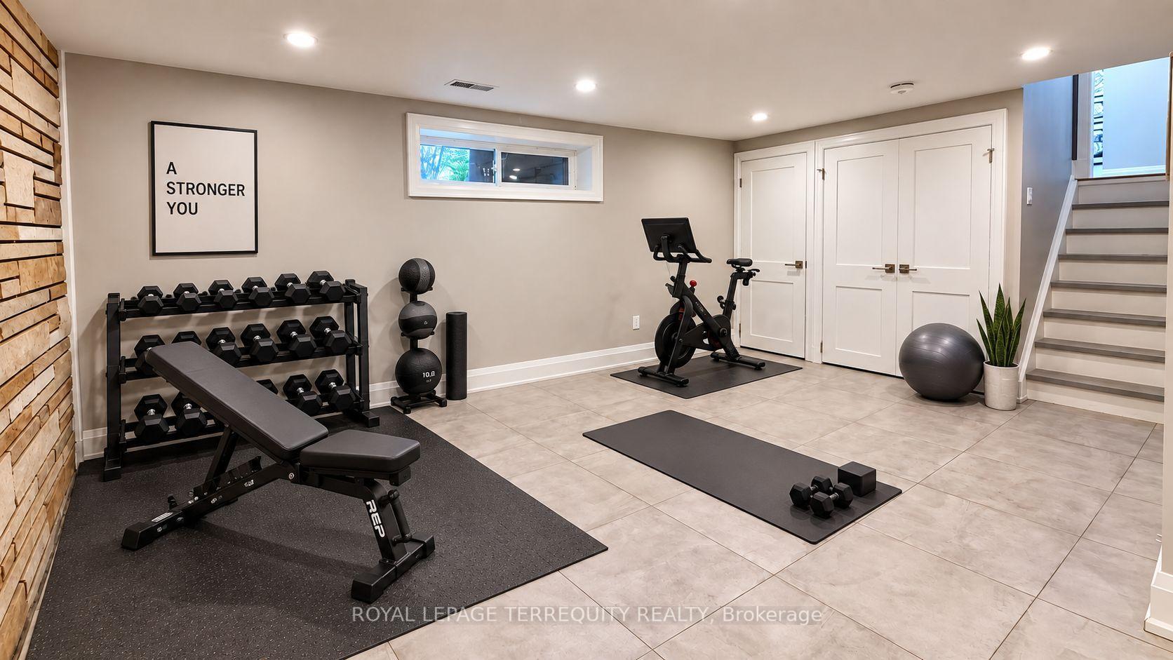 Photo 14 of 410 Kerman Avenue, Grimsby, Grimsby Beach — HOMEH