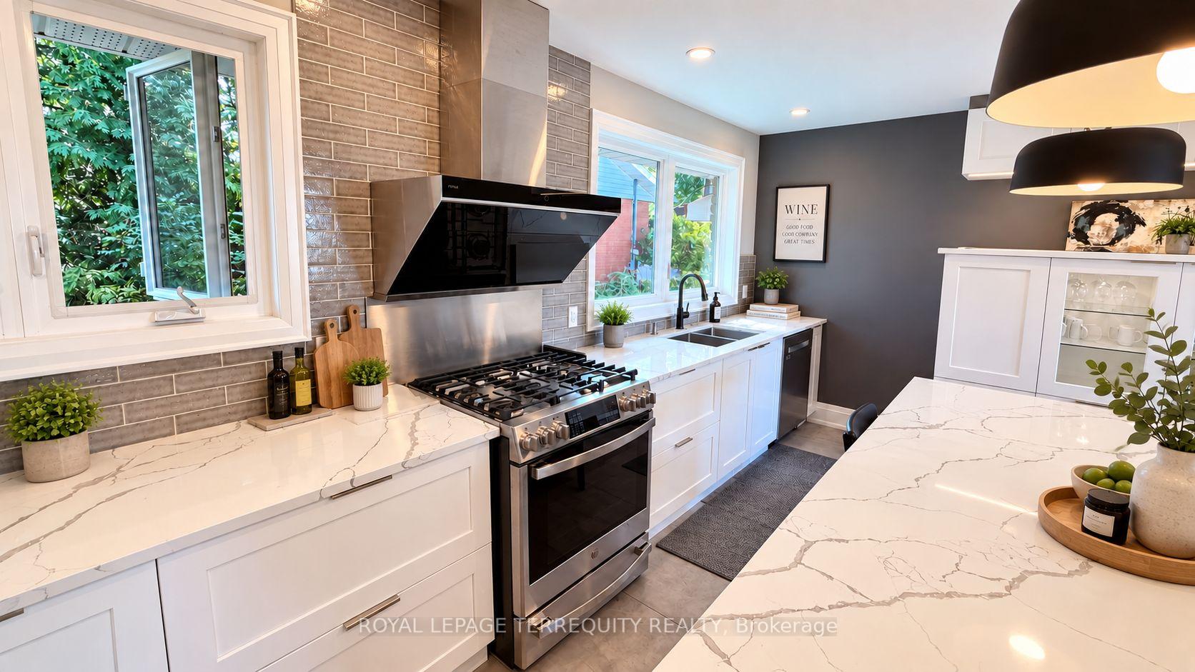 Photo 17 of 410 Kerman Avenue, Grimsby, Grimsby Beach — HOMEH