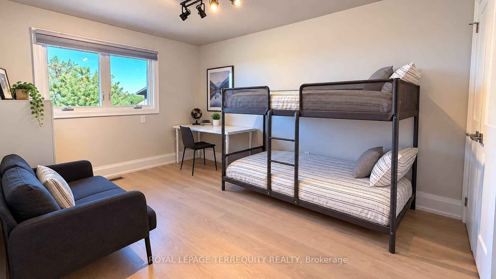 Photo 22 of 410 Kerman Avenue, Grimsby, Grimsby Beach — HOMEH