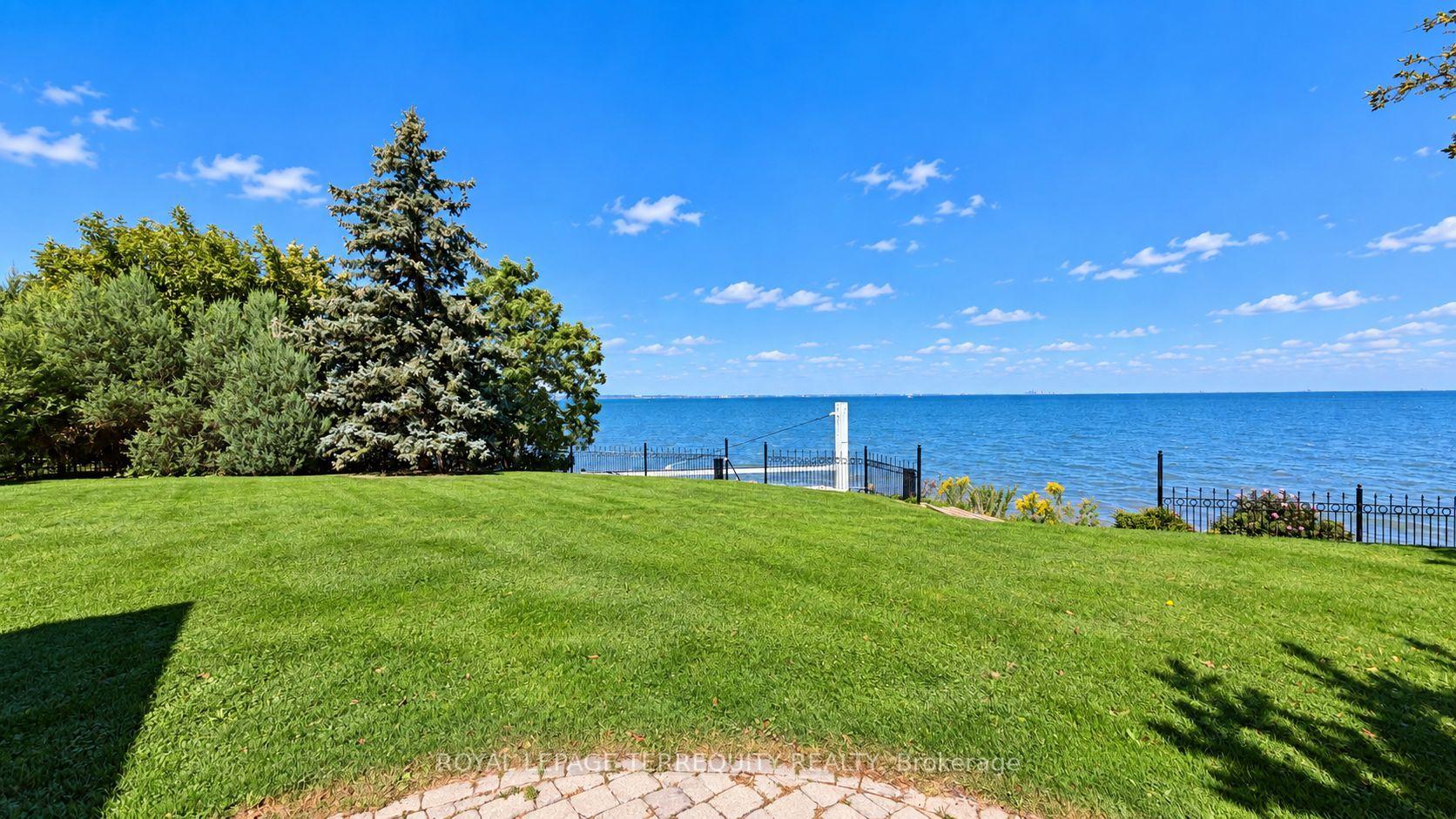 Photo 29 of 410 Kerman Avenue, Grimsby, Grimsby Beach — HOMEH