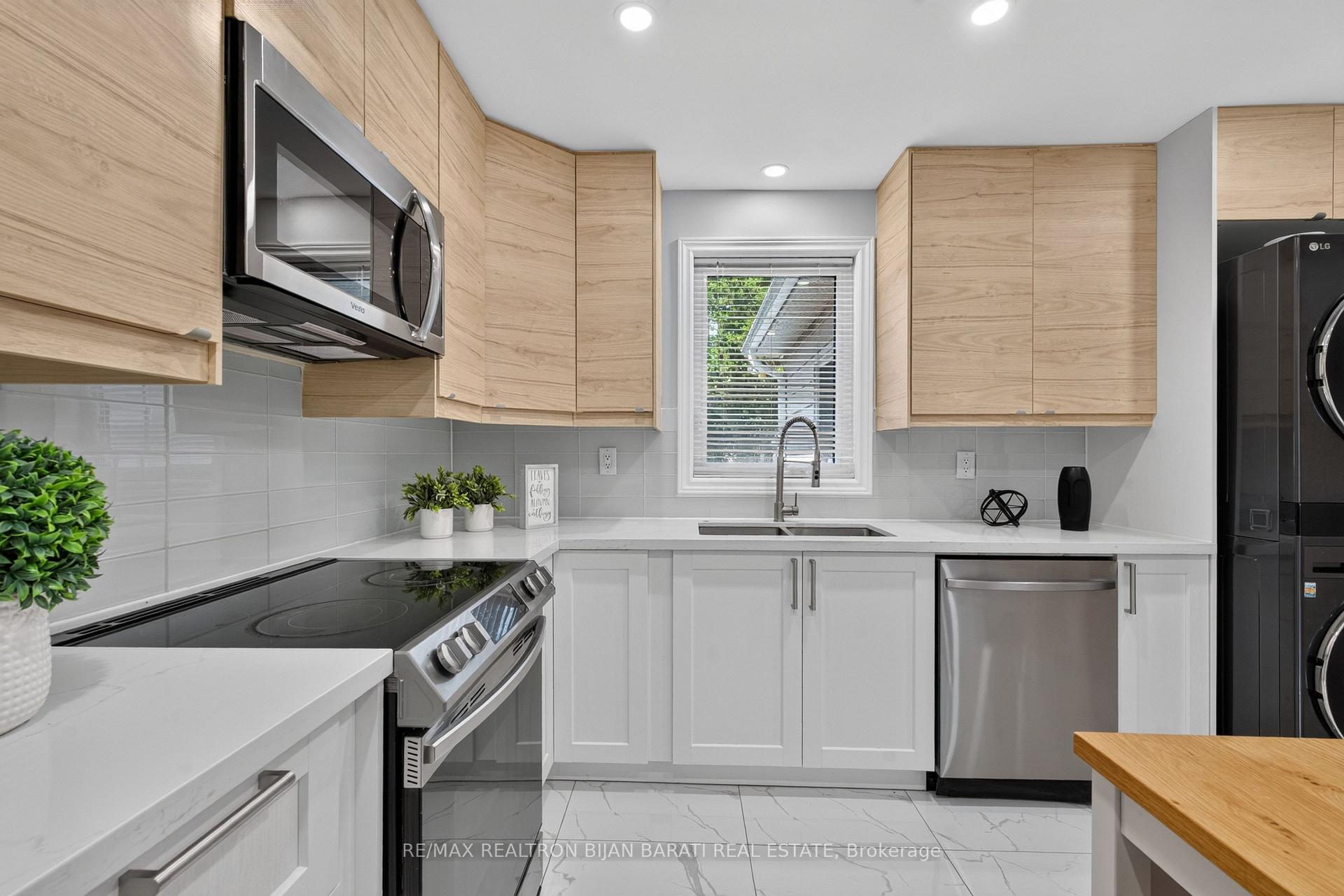 Photo 10 of 42 Franklin Avenue, North York, Lansing-Westgate — HOMEH