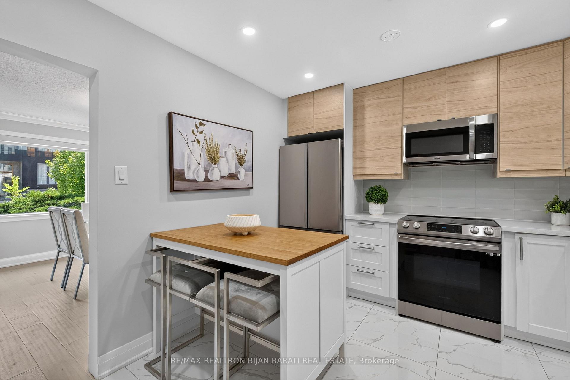 Photo 11 of 42 Franklin Avenue, North York, Lansing-Westgate — HOMEH