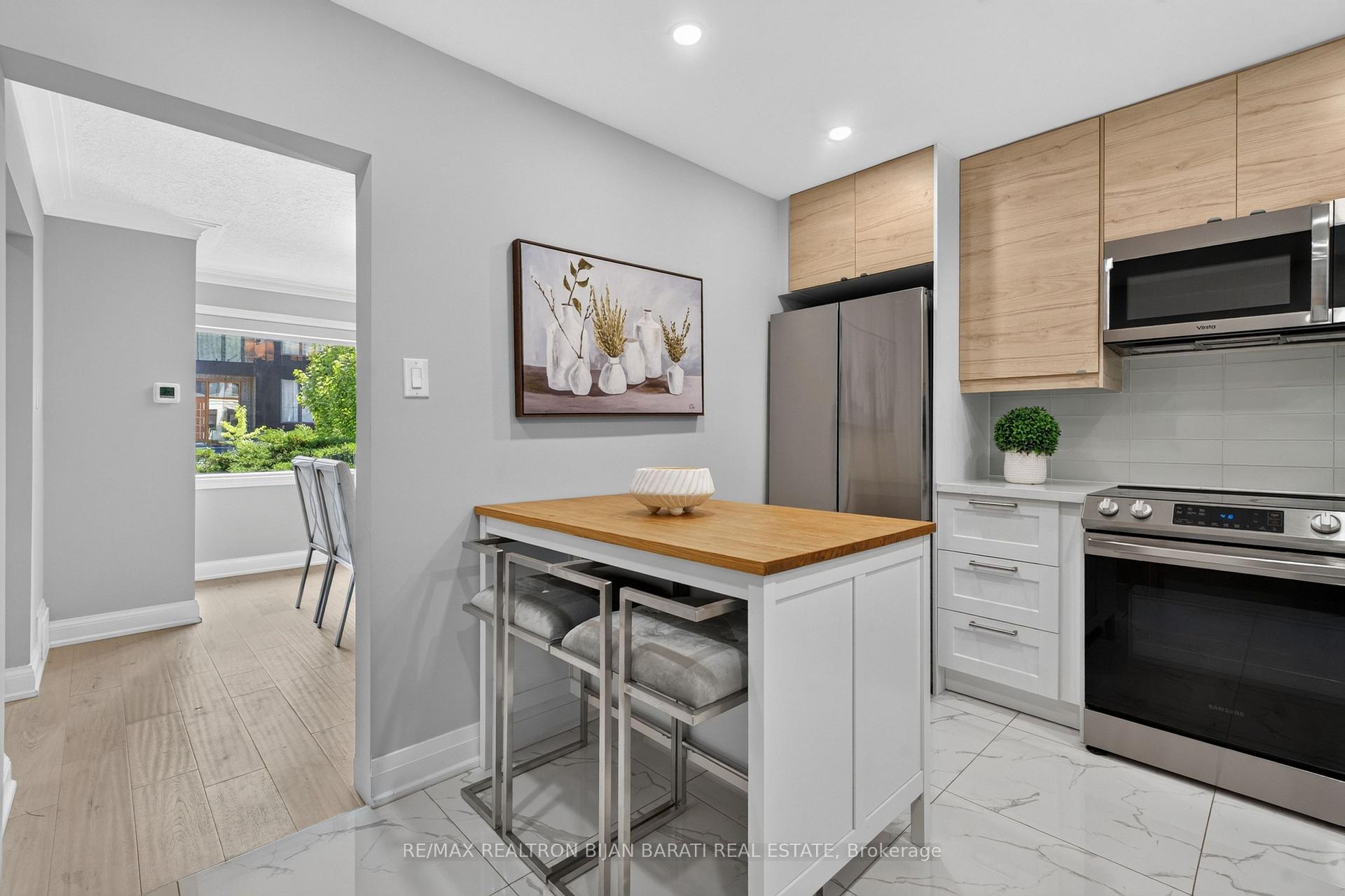 Photo 14 of 42 Franklin Avenue, North York, Lansing-Westgate — HOMEH