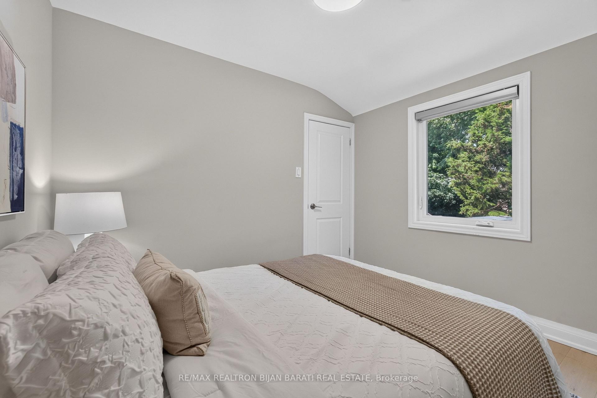 Photo 21 of 42 Franklin Avenue, North York, Lansing-Westgate — HOMEH