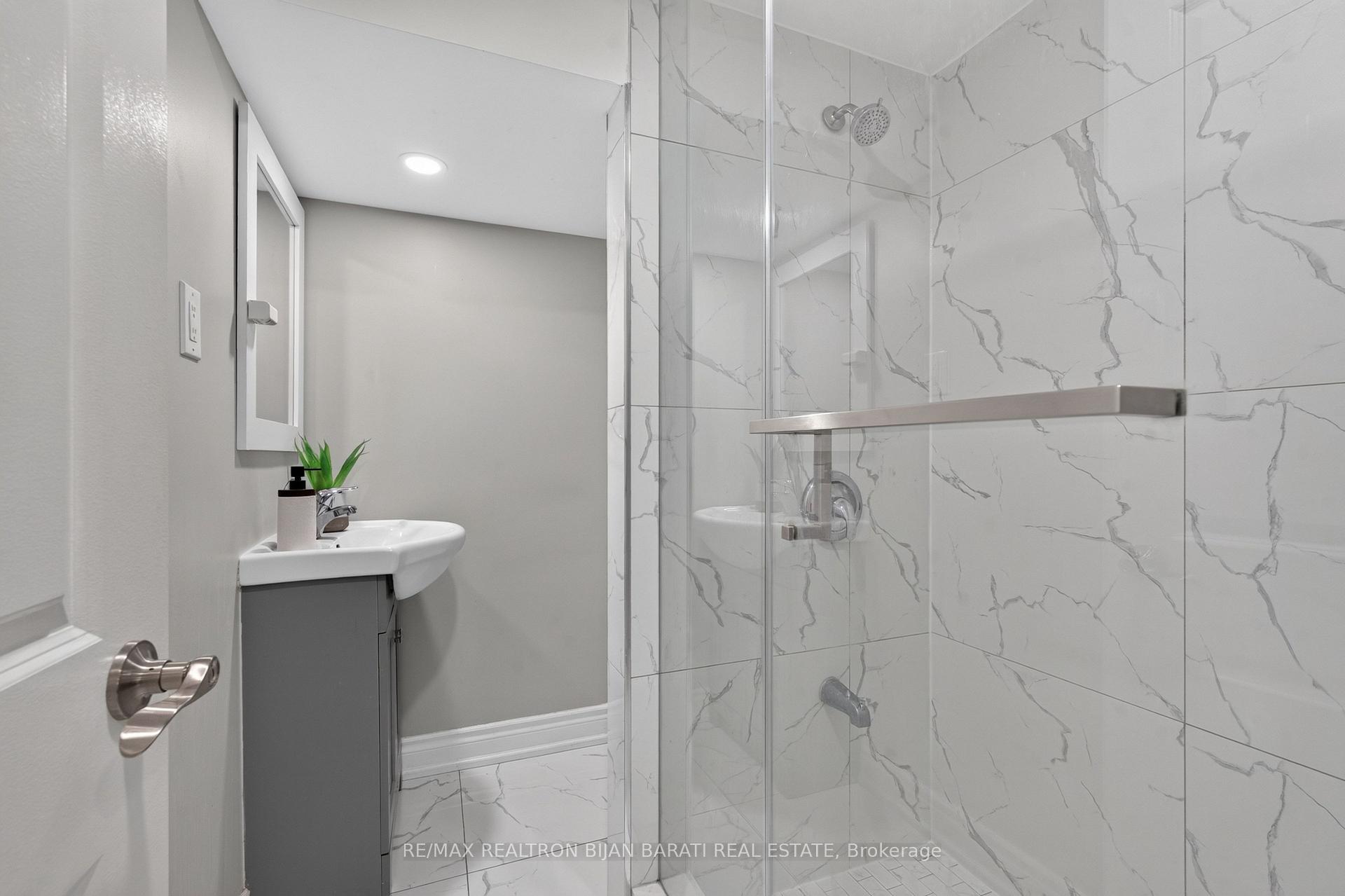 Photo 36 of 42 Franklin Avenue, North York, Lansing-Westgate — HOMEH