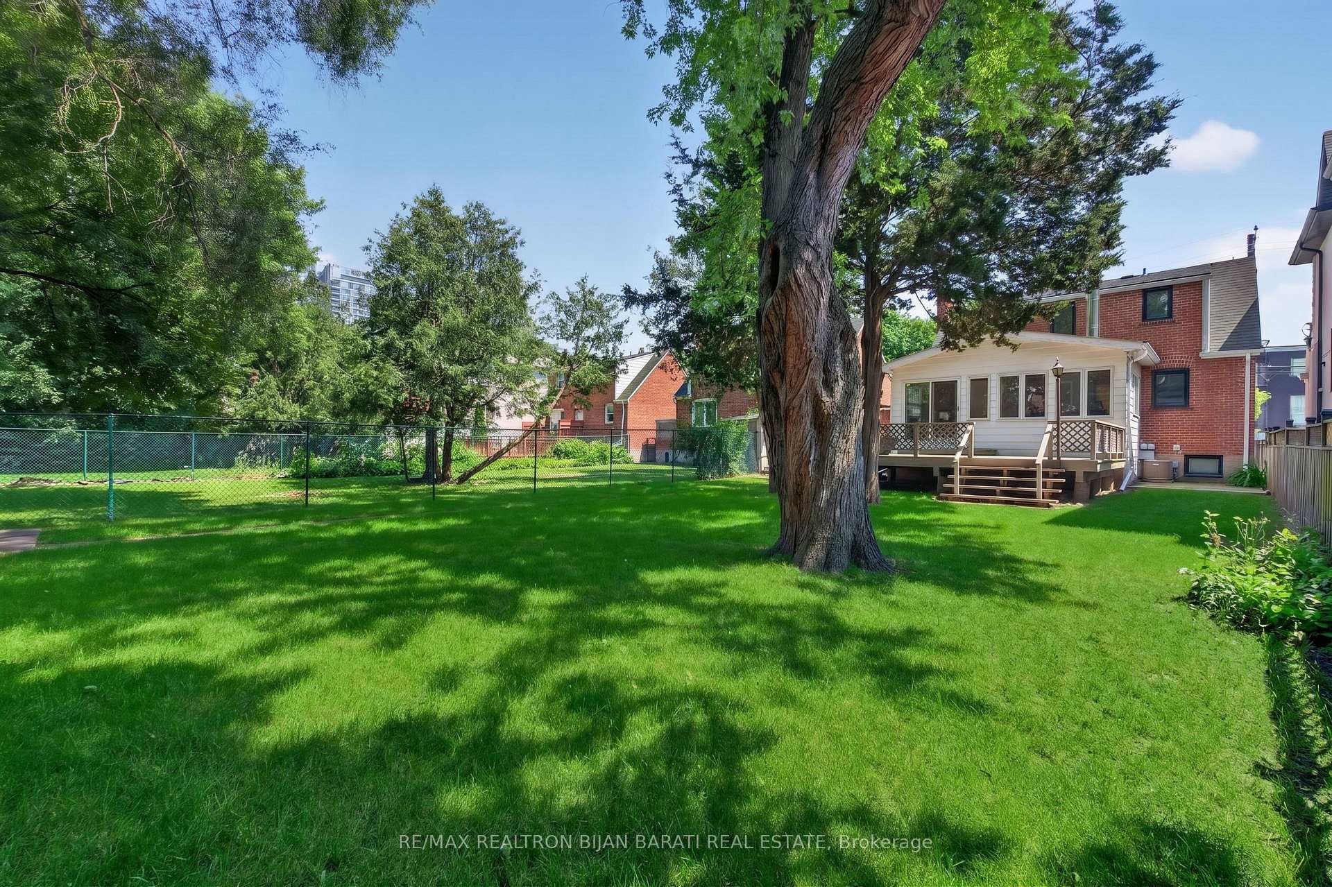 Photo 37 of 42 Franklin Avenue, North York, Lansing-Westgate — HOMEH