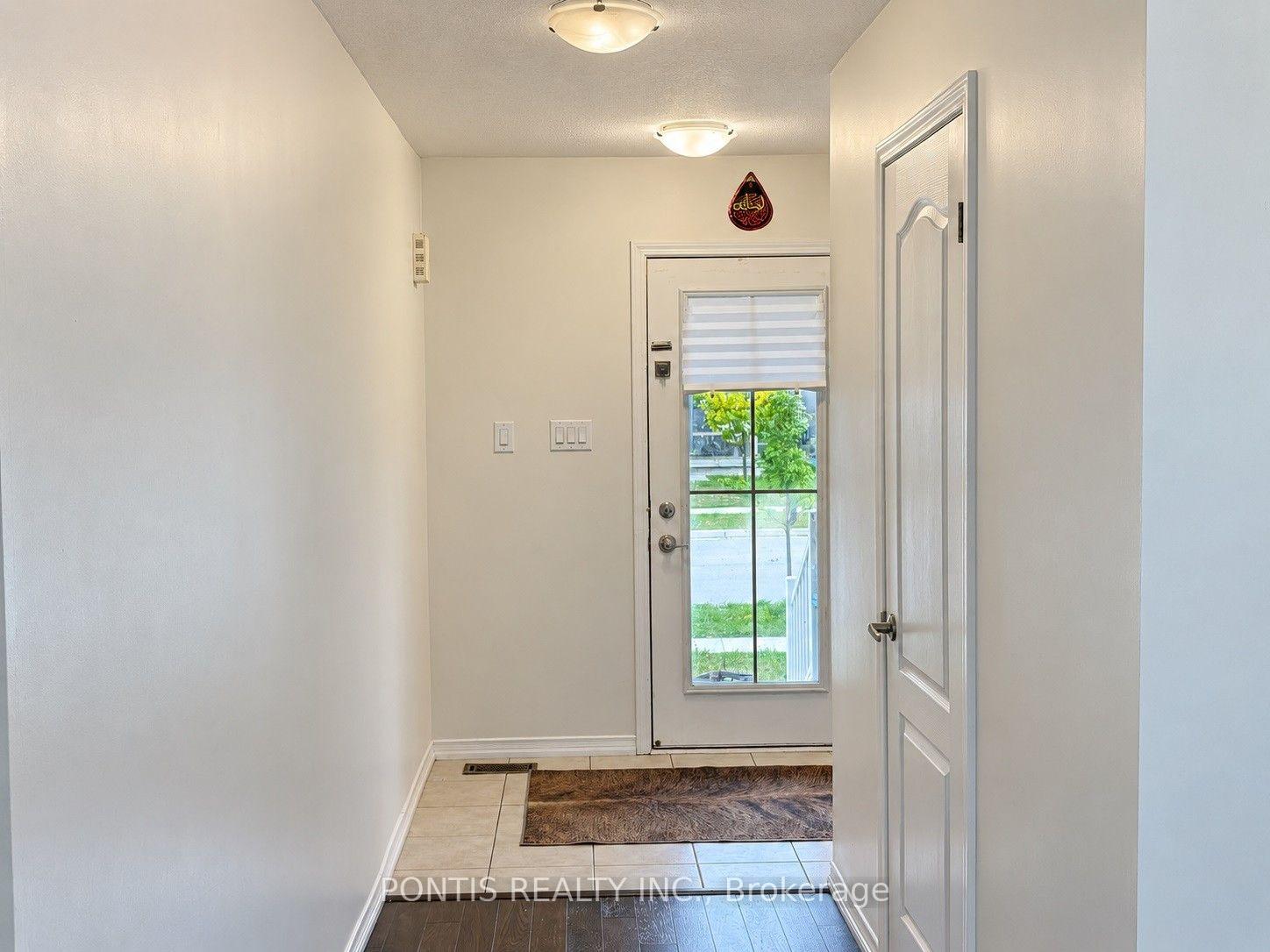 Photo 6 of 86 Munro Circle, Brantford, Empire South — HOMEH