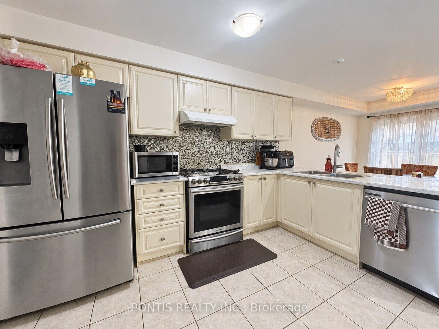 Photo 24 of 86 Munro Circle, Brantford, Empire South — HOMEH