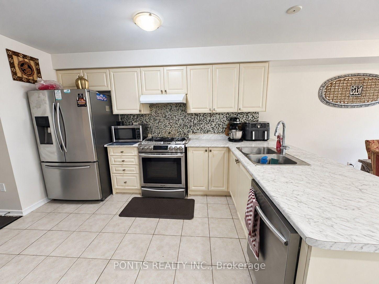 Photo 26 of 86 Munro Circle, Brantford, Empire South — HOMEH