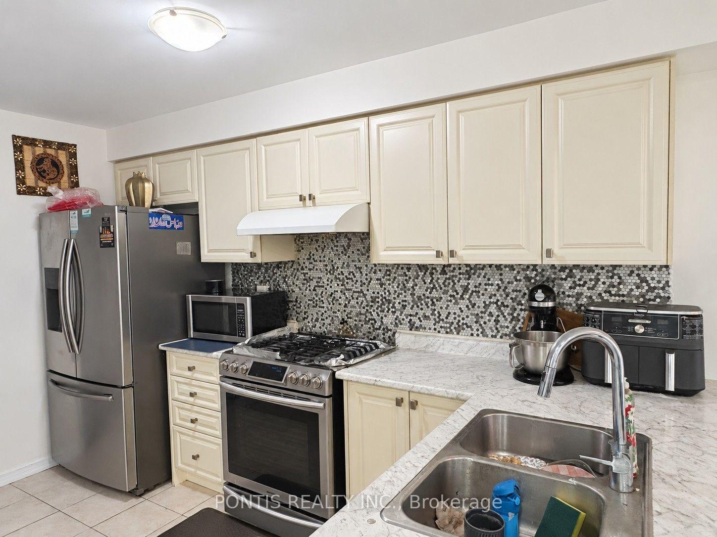 Photo 27 of 86 Munro Circle, Brantford, Empire South — HOMEH