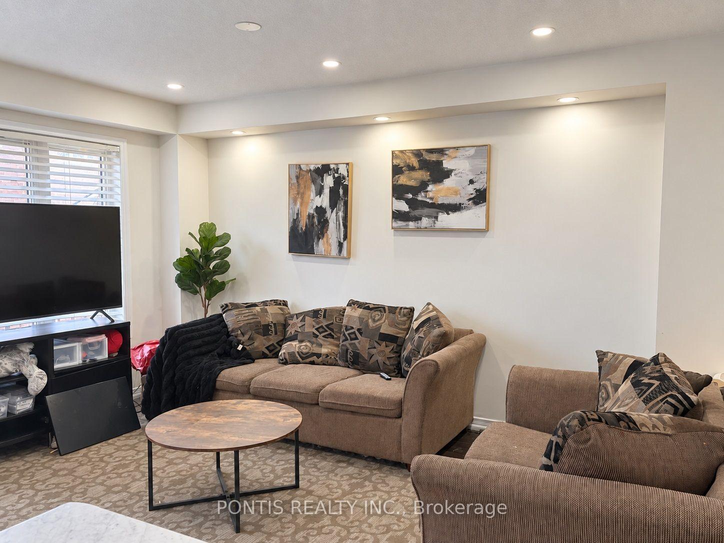 Photo 16 of 86 Munro Circle, Brantford, Empire South — HOMEH