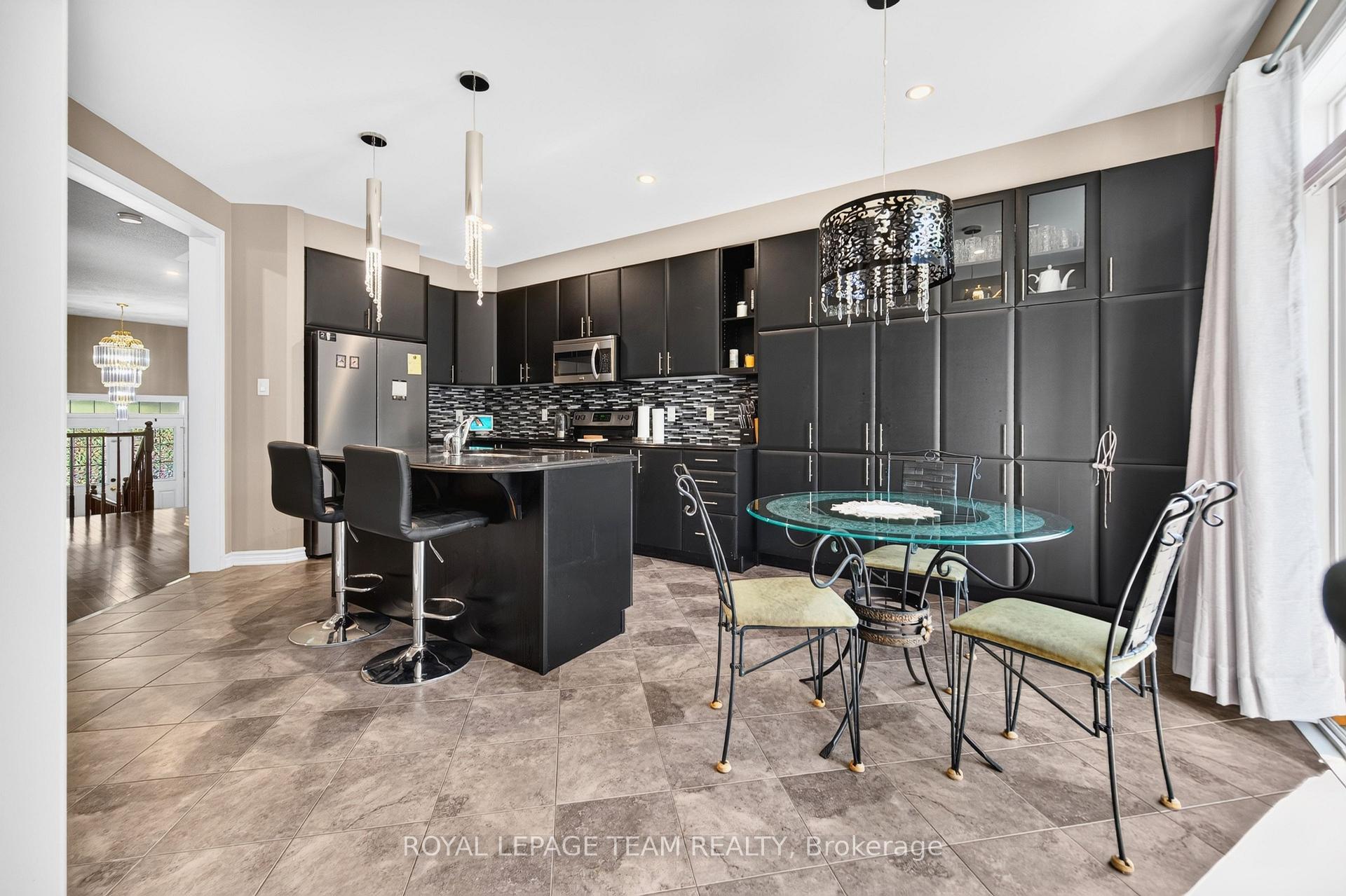 Photo 17 of 340 Gallantry Way, Ottawa, Stittsville (North) — HOMEH